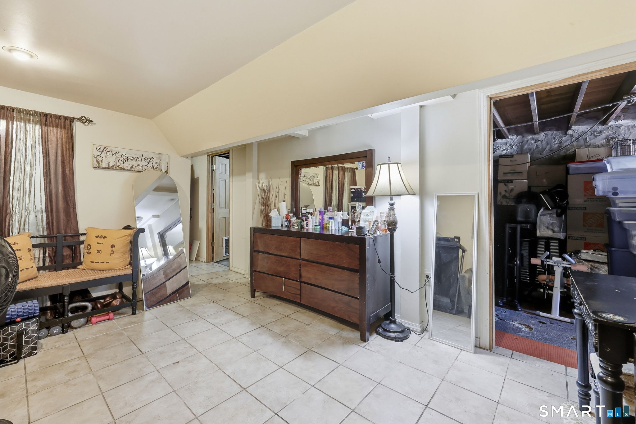 11 Gates Avenue photo 22