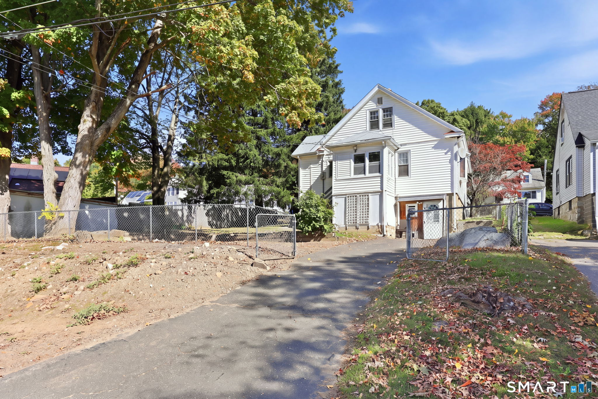 11 Gates Avenue photo 26