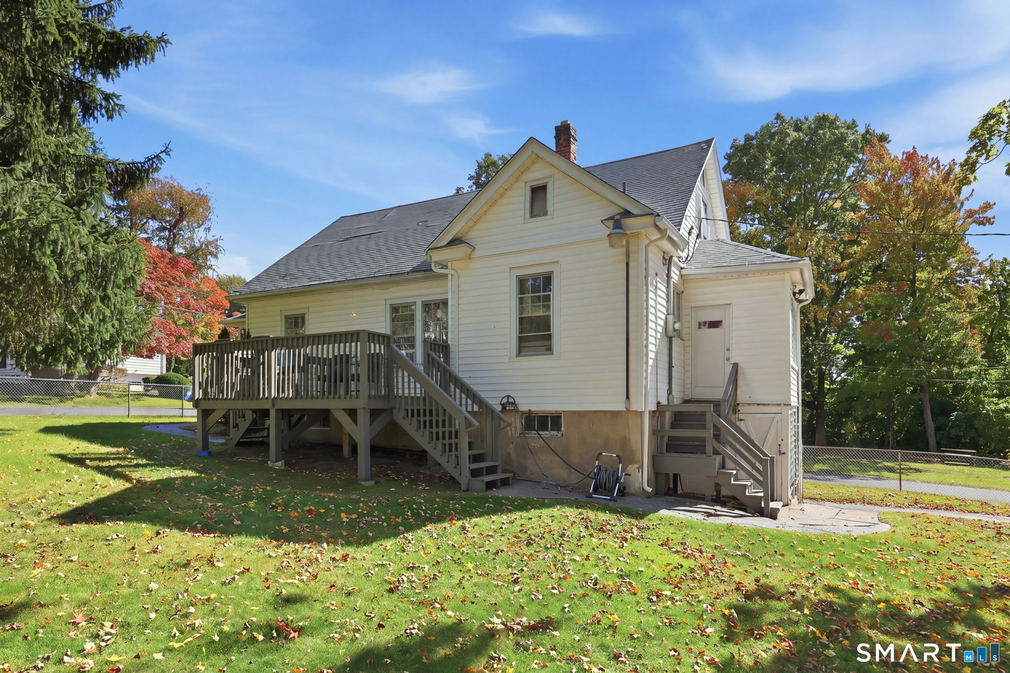 11 Gates Avenue photo 24