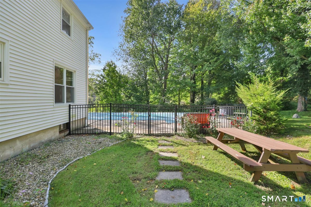 132 Pepperidge Road photo 35