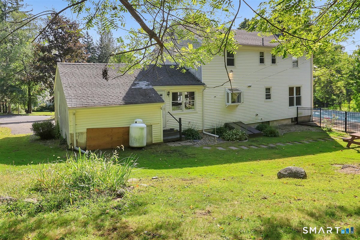 132 Pepperidge Road photo 37