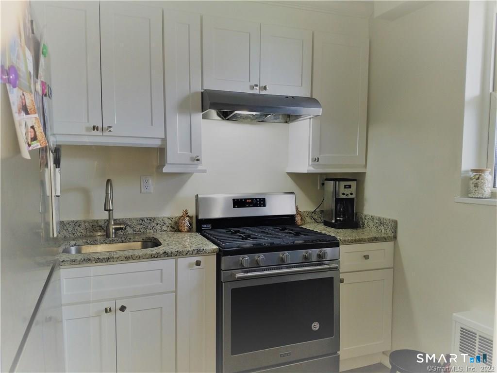 Foto 6 de Condominio en renta en 444 Bedford Street #7M, Stamford, CT — $2,185/mes