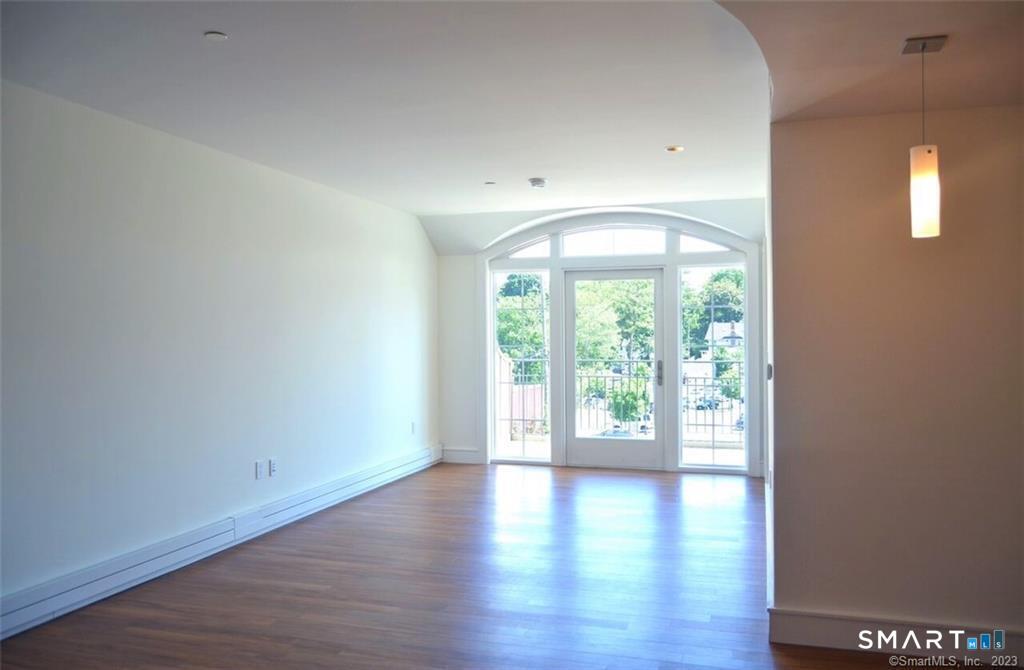 Foto 8 de Condominio en renta en 5 Church Lane #409, Westport, CT — $4,495/mes