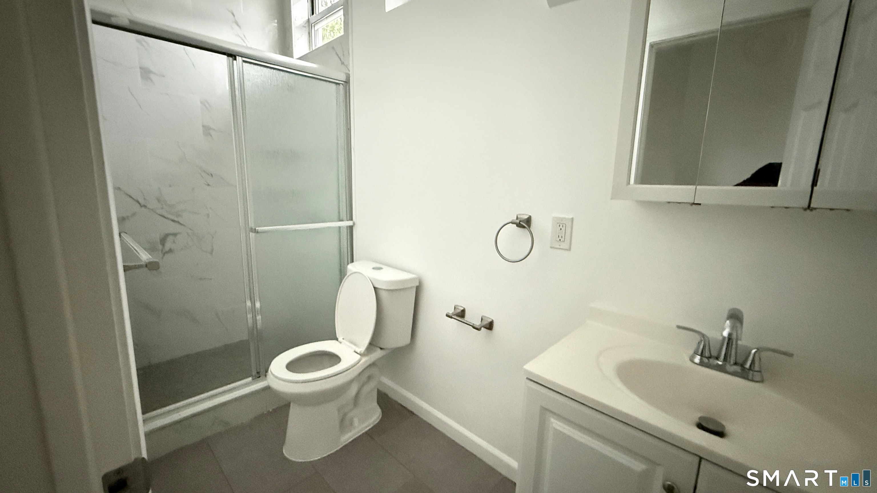 Foto 7 de Apartamento en renta en 163 Deacon Street #3Rd, Bridgeport, CT — $2,000/mes