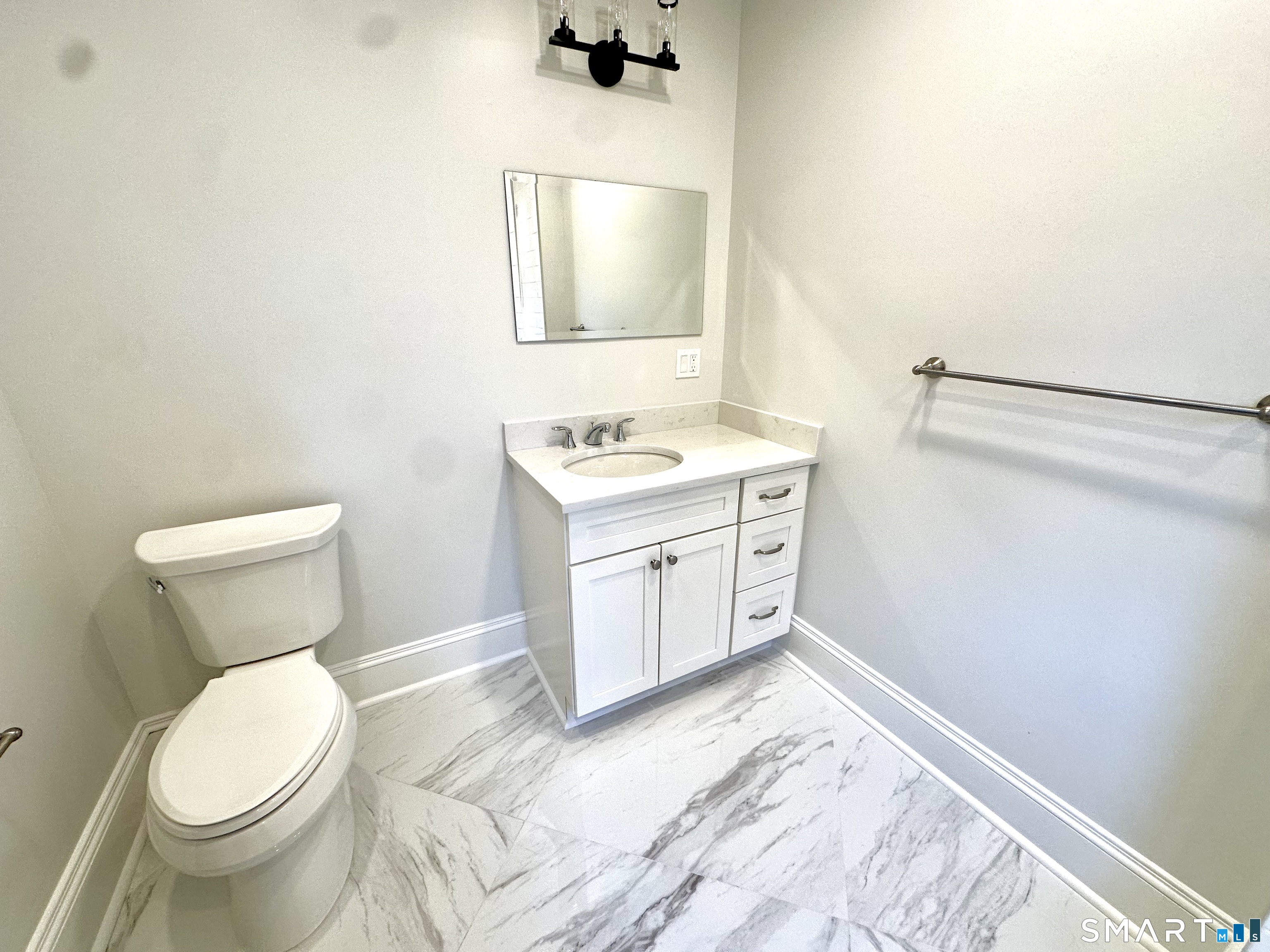 Foto 9 de Apartamento en renta en 370 Stratfield Road, Fairfield, CT — $3,650/mes