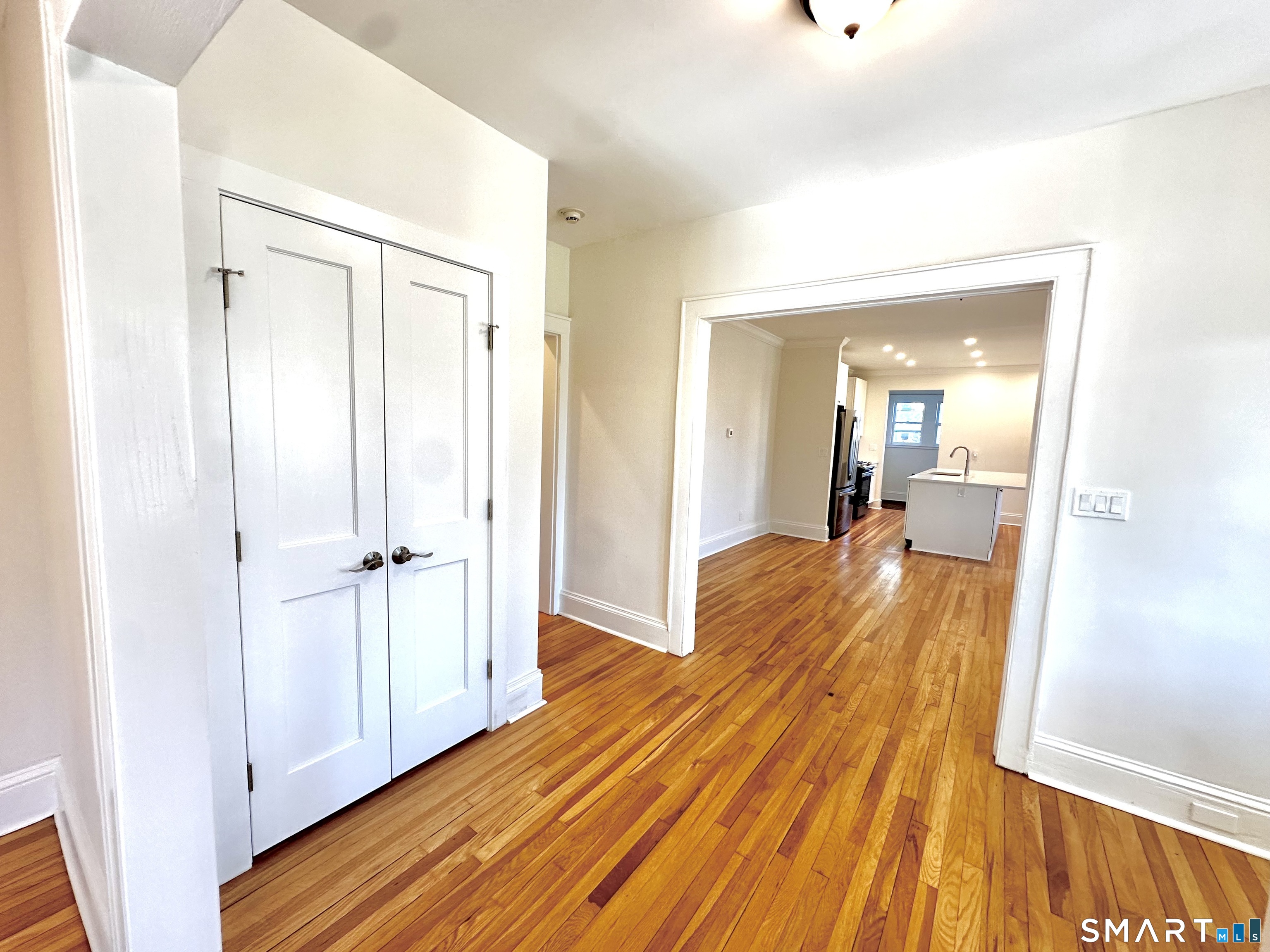 Foto 6 de Apartamento en renta en 370 Stratfield Road, Fairfield, CT — $3,650/mes