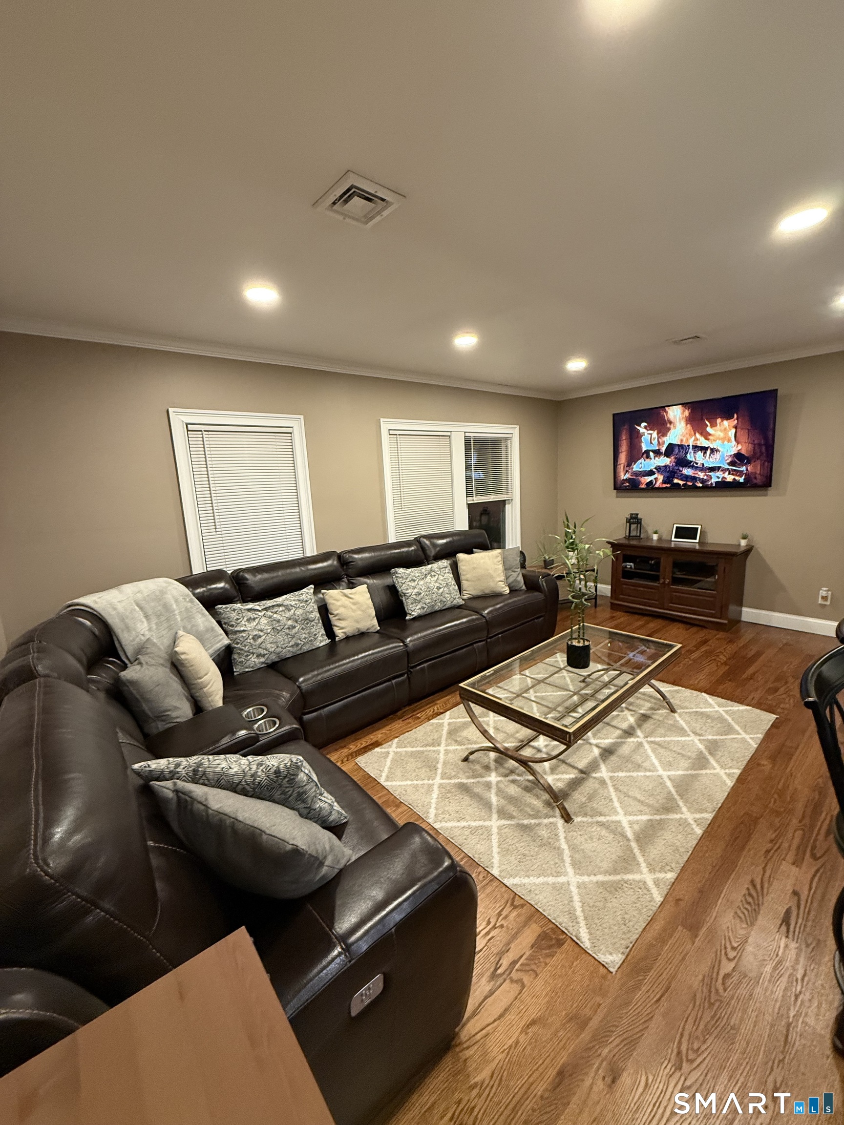 13 Howard Avenue photo 6