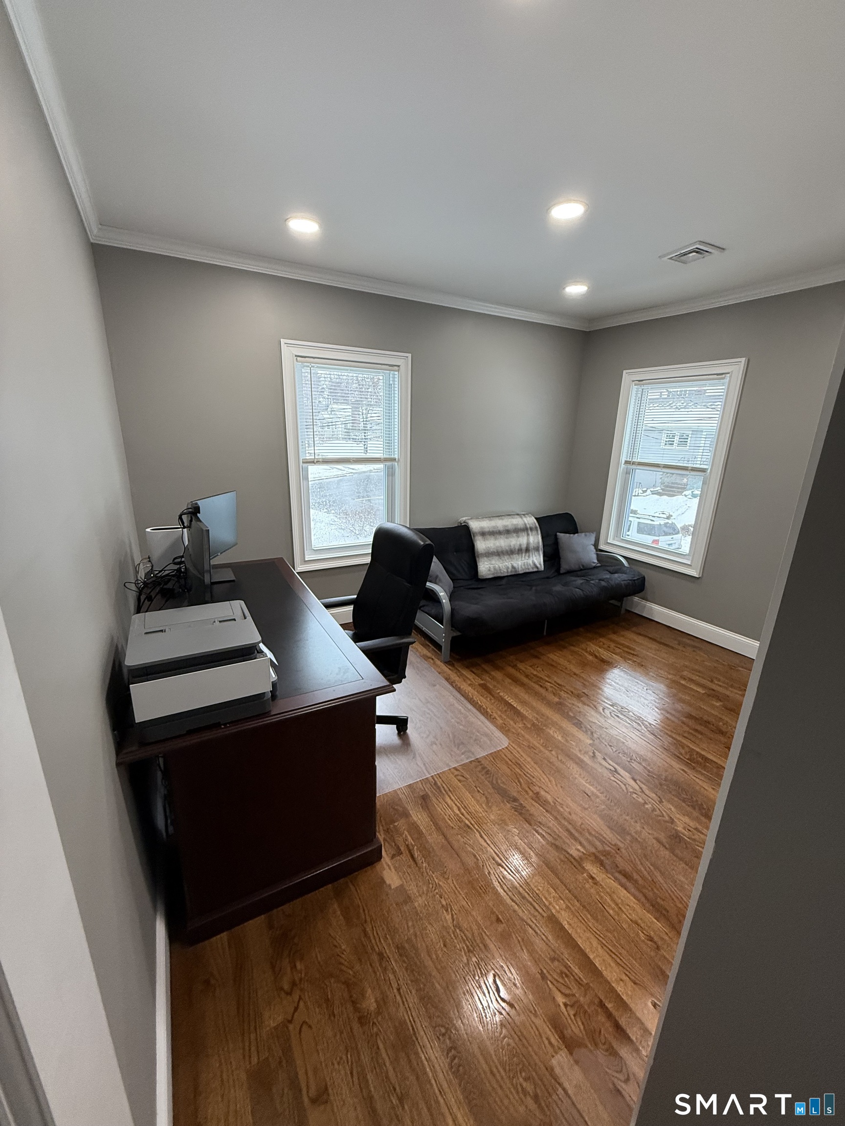 13 Howard Avenue photo 14