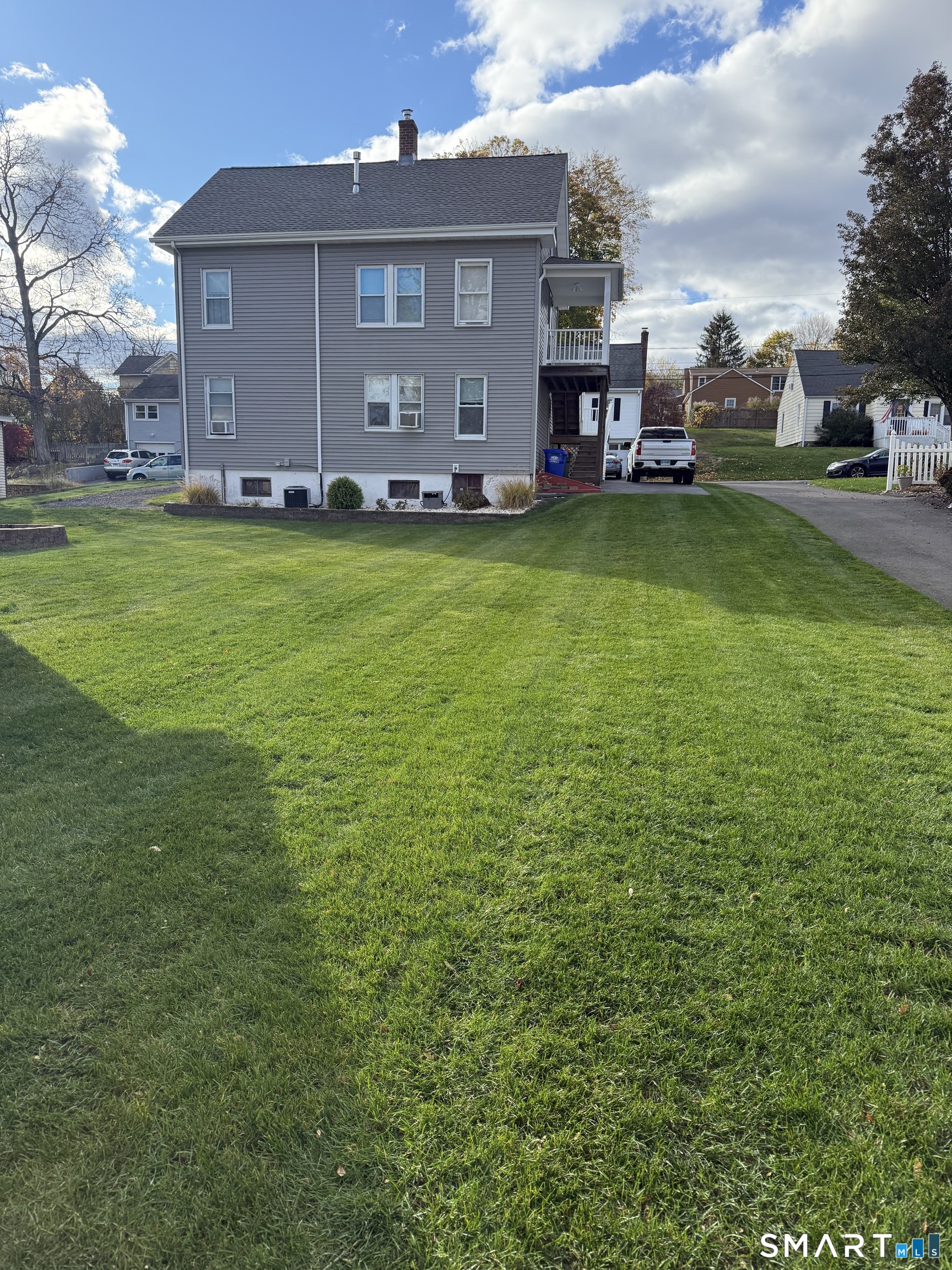 13 Howard Avenue photo 16