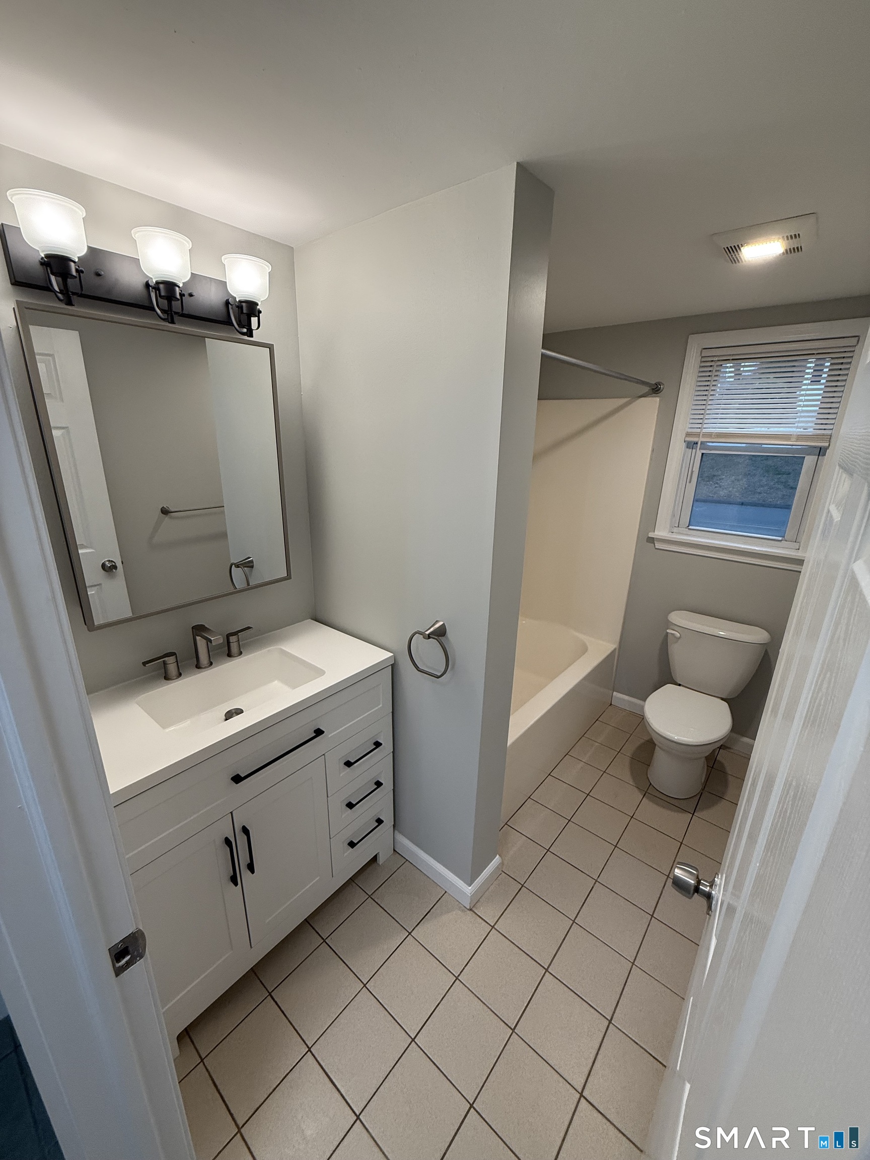 13 Howard Avenue photo 22
