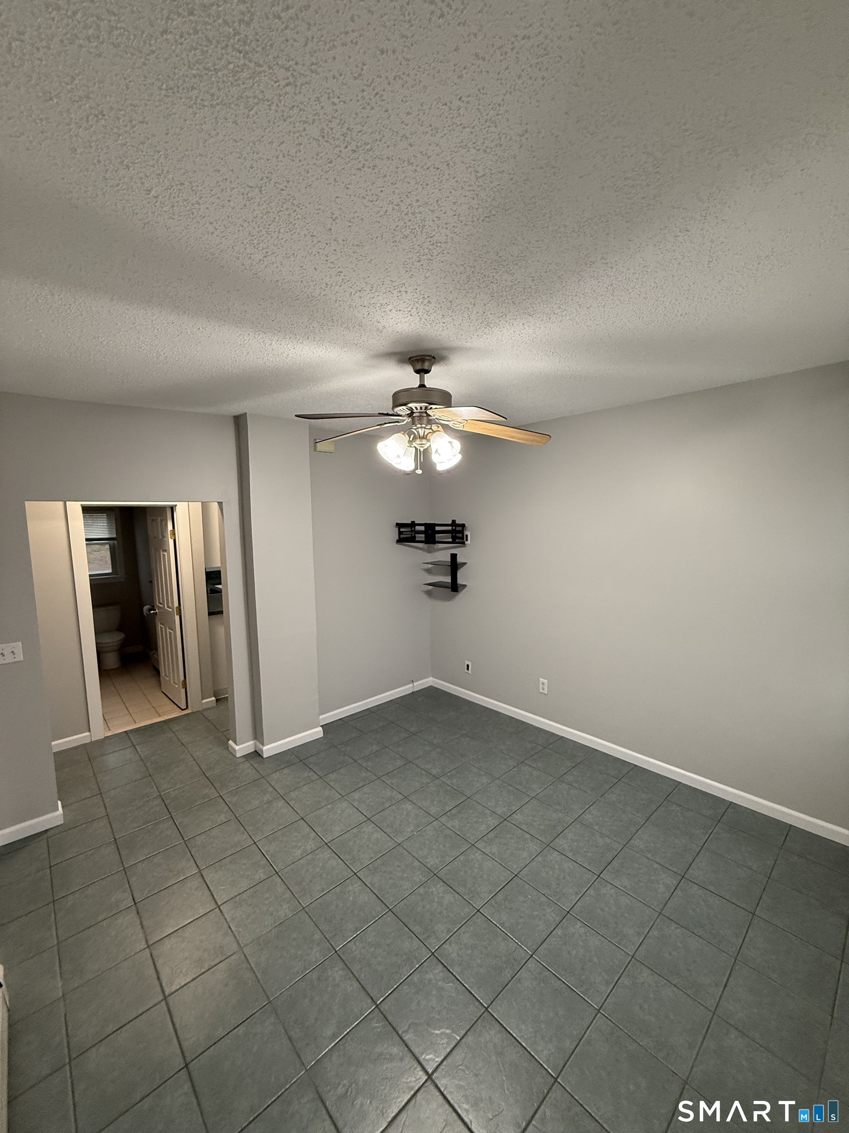 13 Howard Avenue photo 24