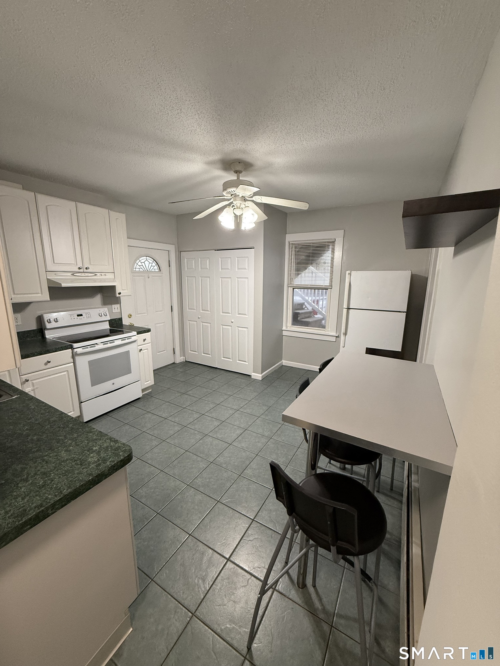 13 Howard Avenue photo 25