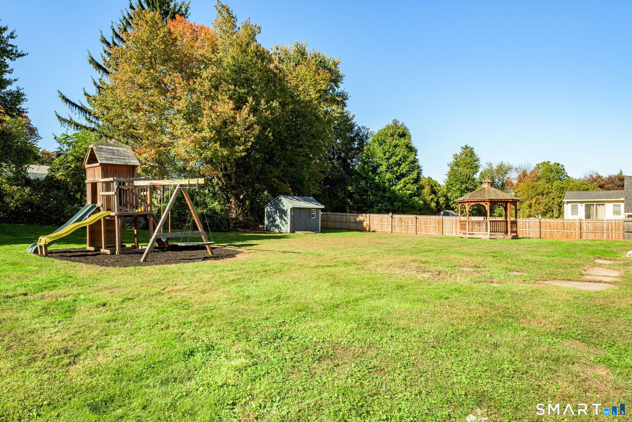 46 Sapphire Street photo 35