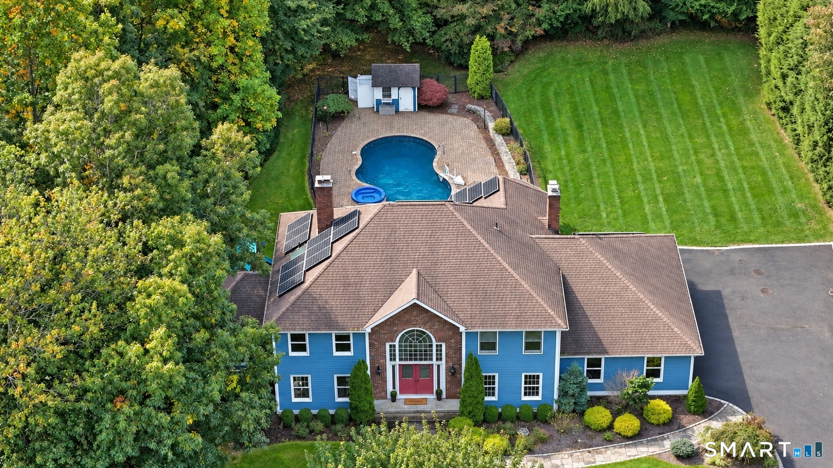 Photo 3 of Single family home for sale at 3 Crescent Ln, Trumbull, CT 06611 | MLS# 24212073 | Listing updated on 2026-10-08