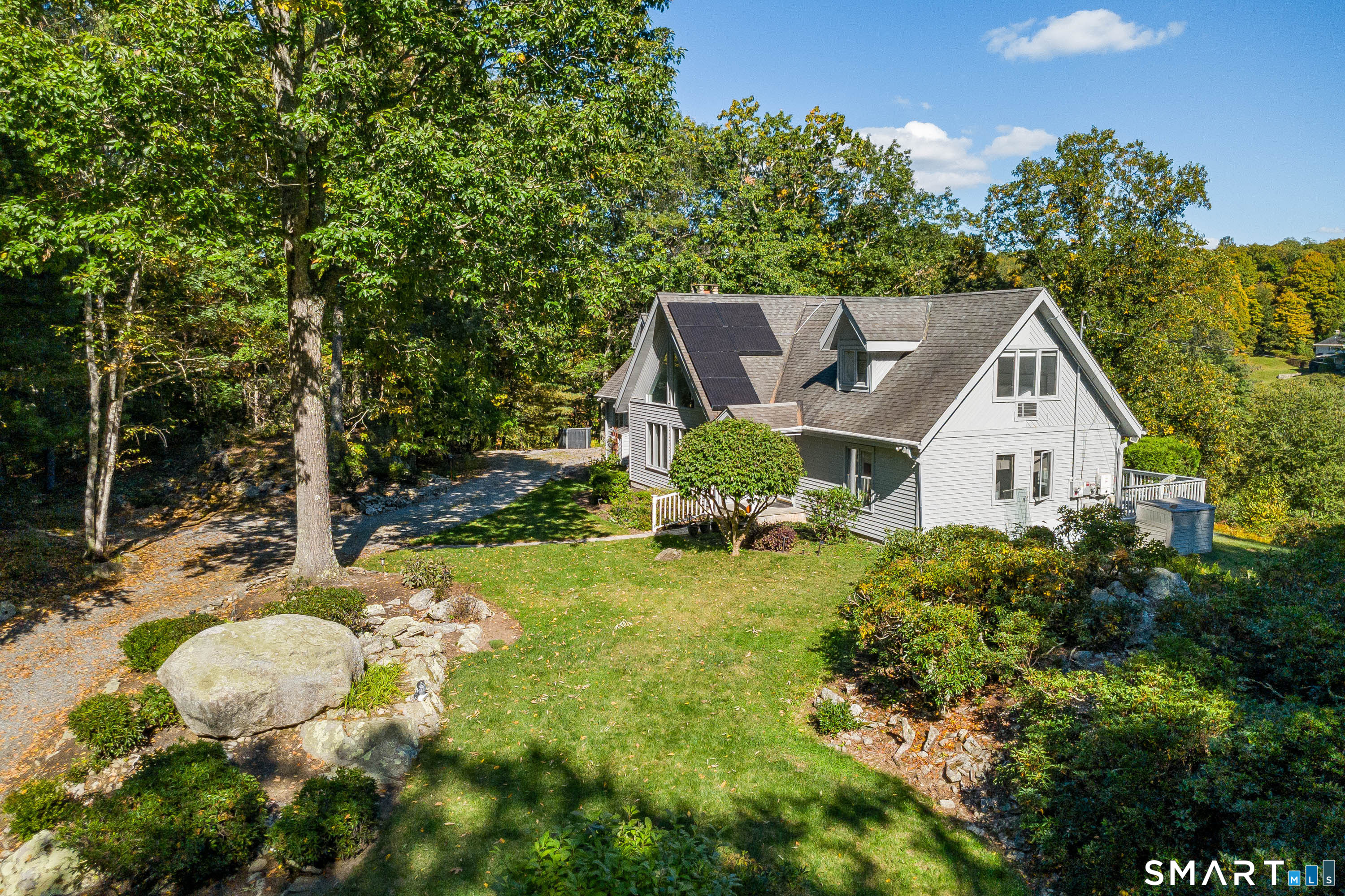 Photo 3 of Single family home for sale at 2 Hopewell Rd, Newtown, CT 06470 | MLS# 24211417 | Listing updated on 2026-10-07