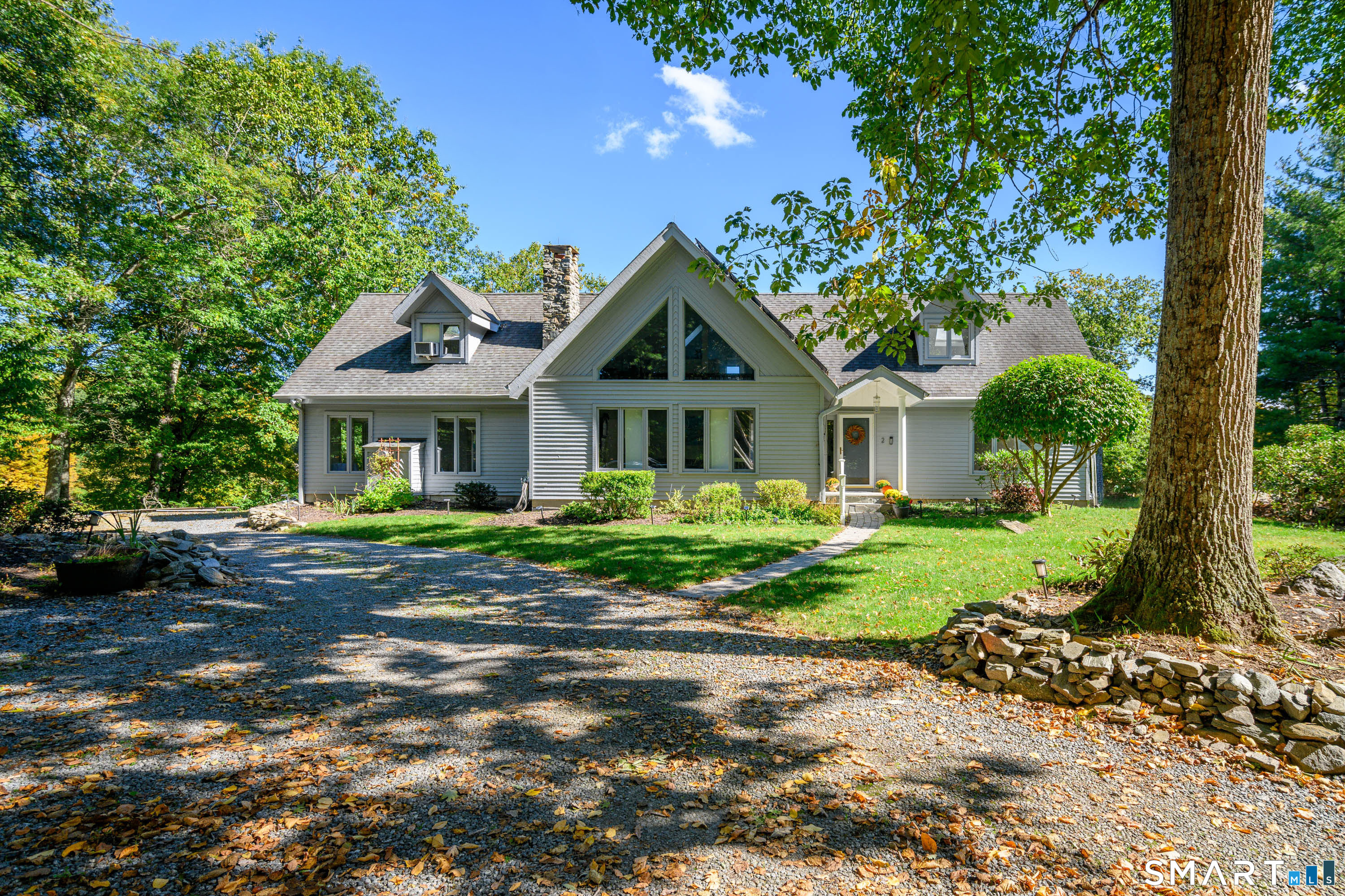 Photo 2 of Single family home for sale at 2 Hopewell Rd, Newtown, CT 06470 | MLS# 24211417 | Listing updated on 2026-10-07