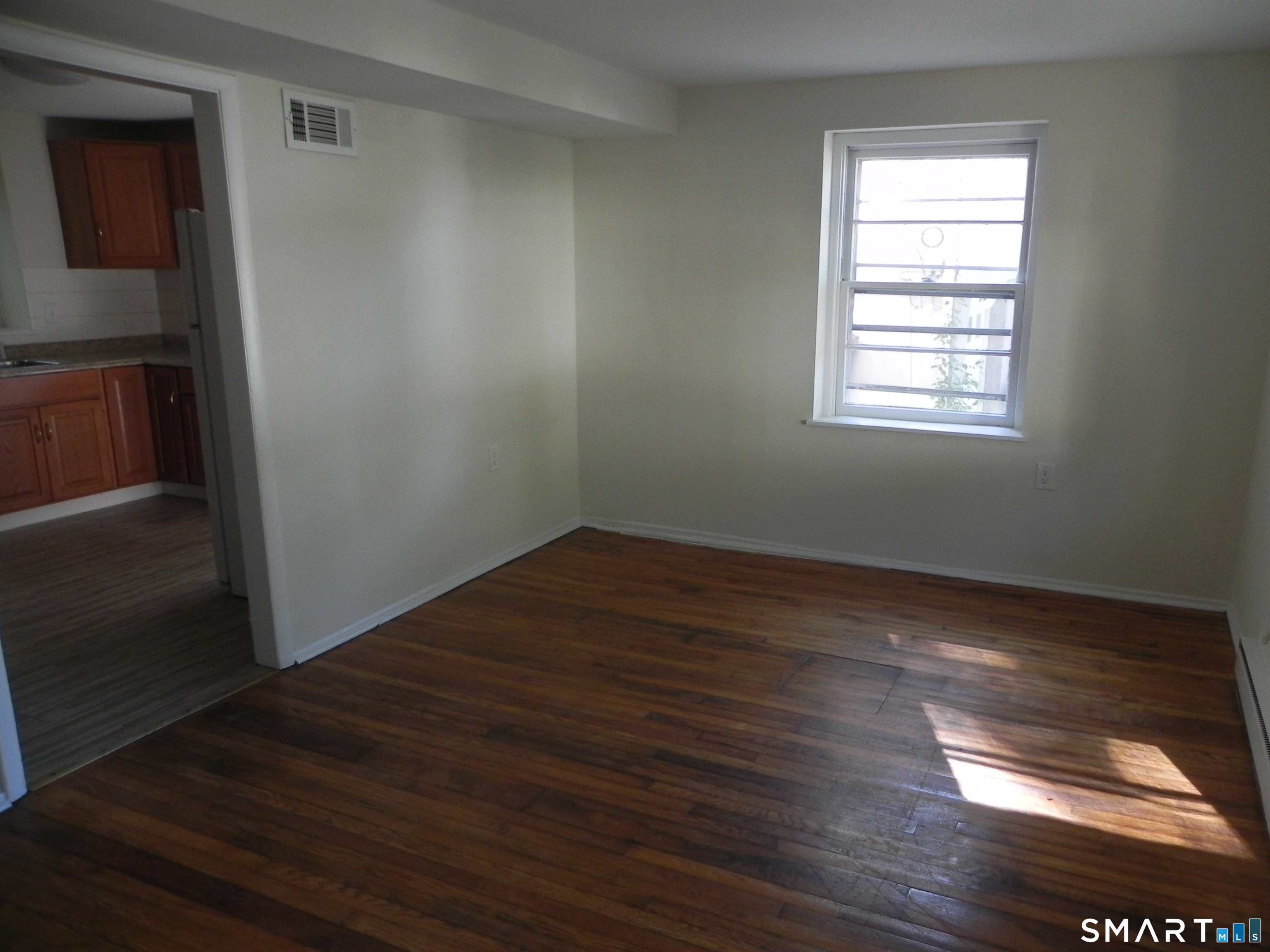 Foto 6 de Apartamento en renta en 74 Ohio Ave Extension #1, Norwalk, CT — $2,600/mes