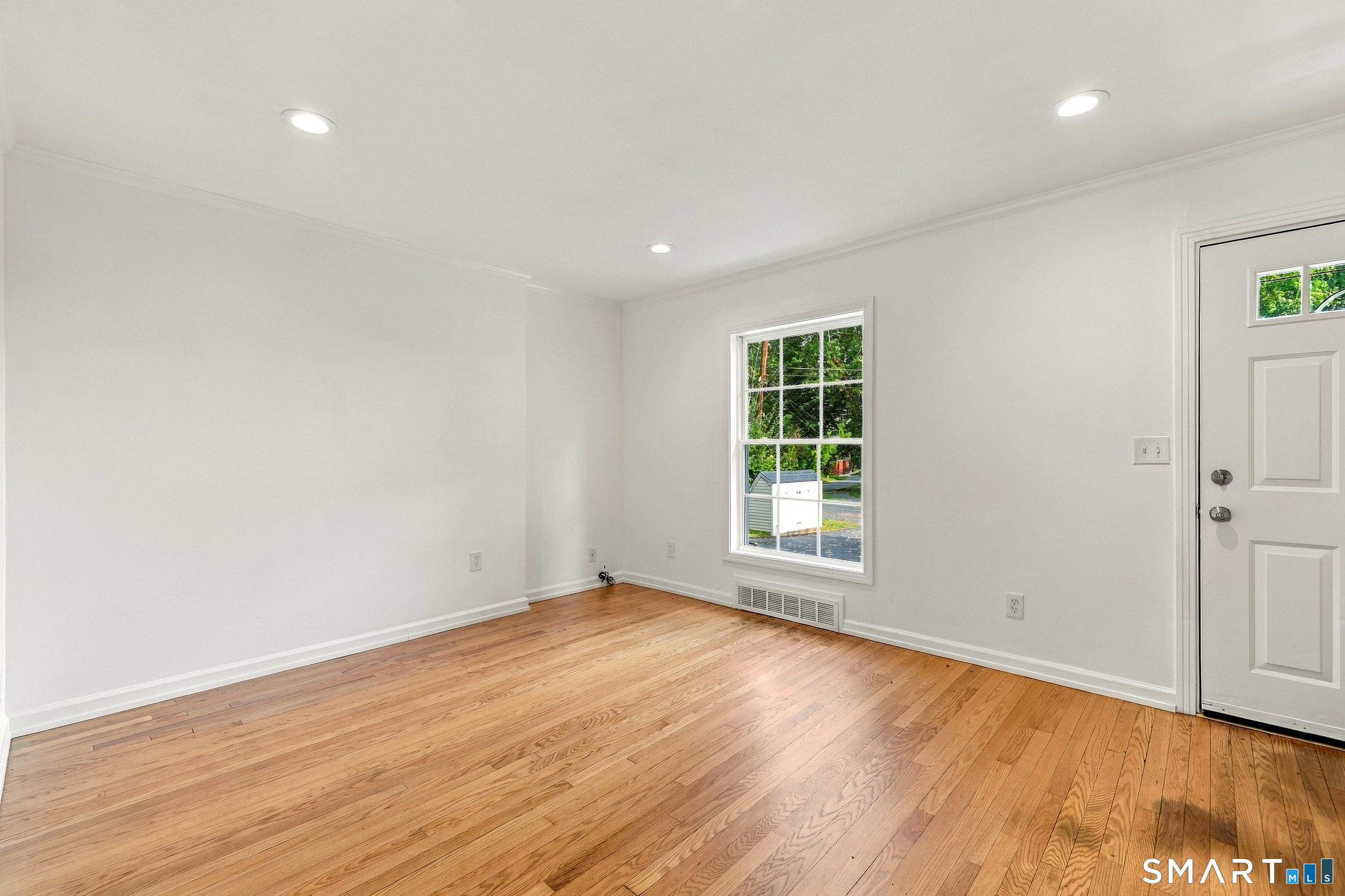 46 Morgan Avenue photo 10
