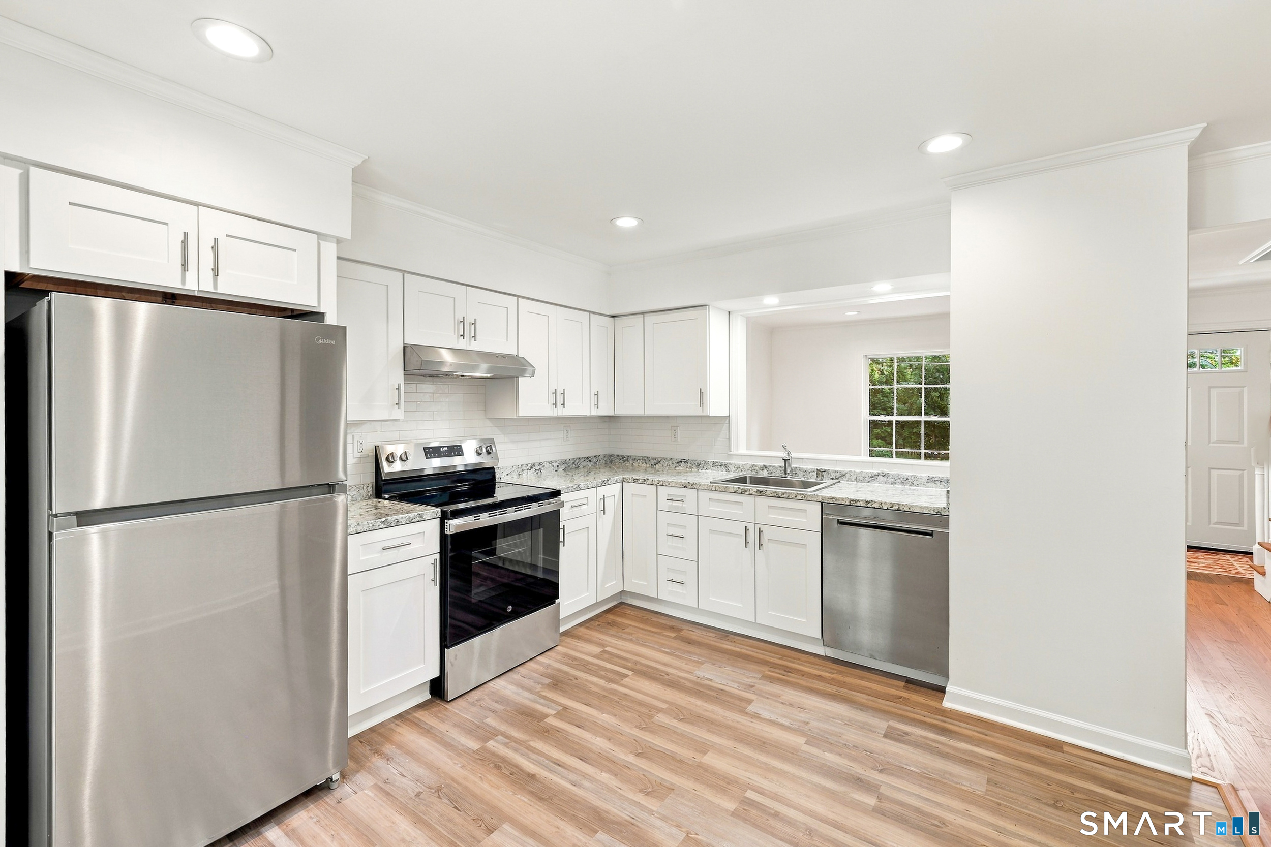 Foto 6 de Apartamento en renta en 46 Morgan Avenue, Danbury, CT — $2,800/mes