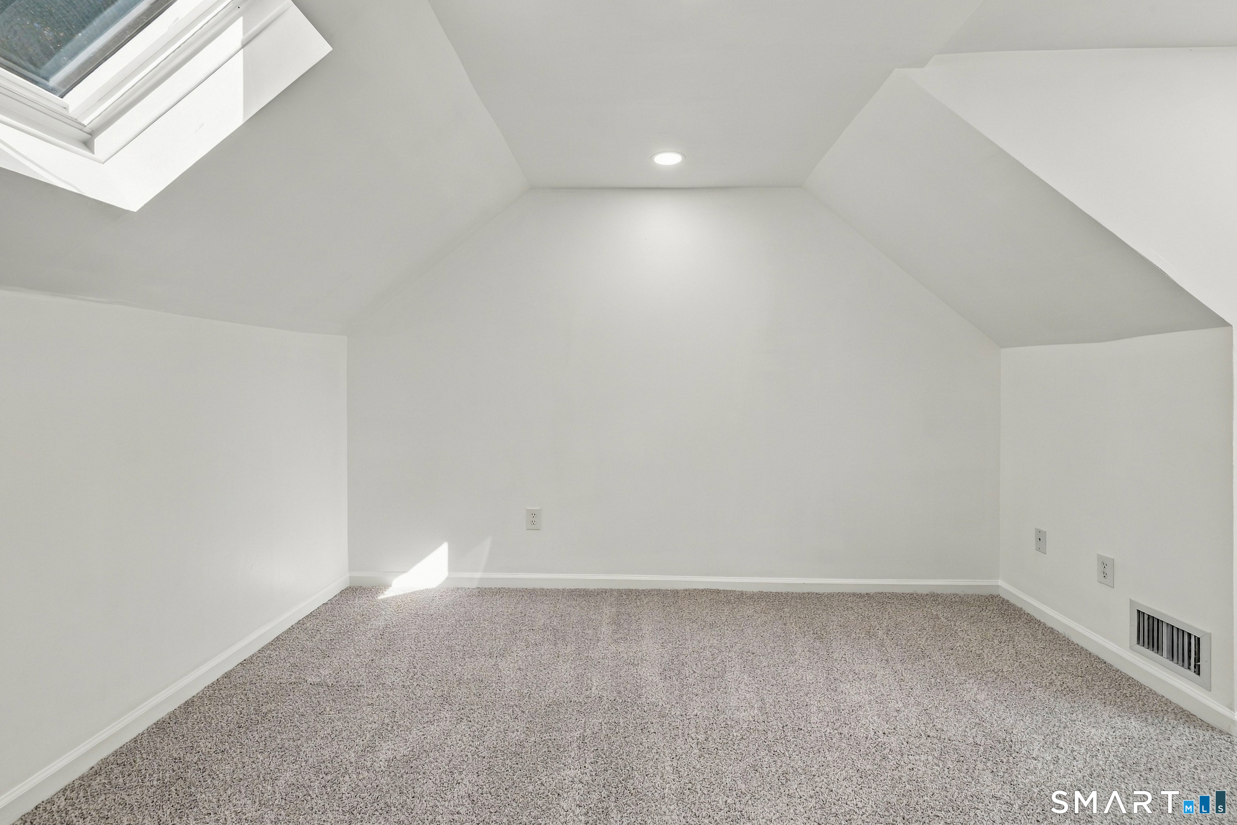 46 Morgan Avenue photo 17