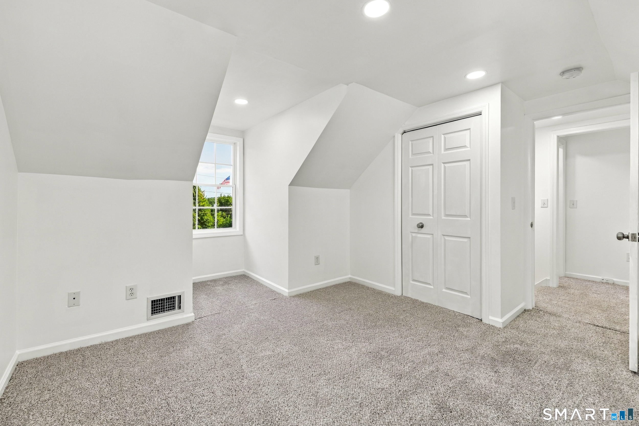 46 Morgan Avenue photo 18