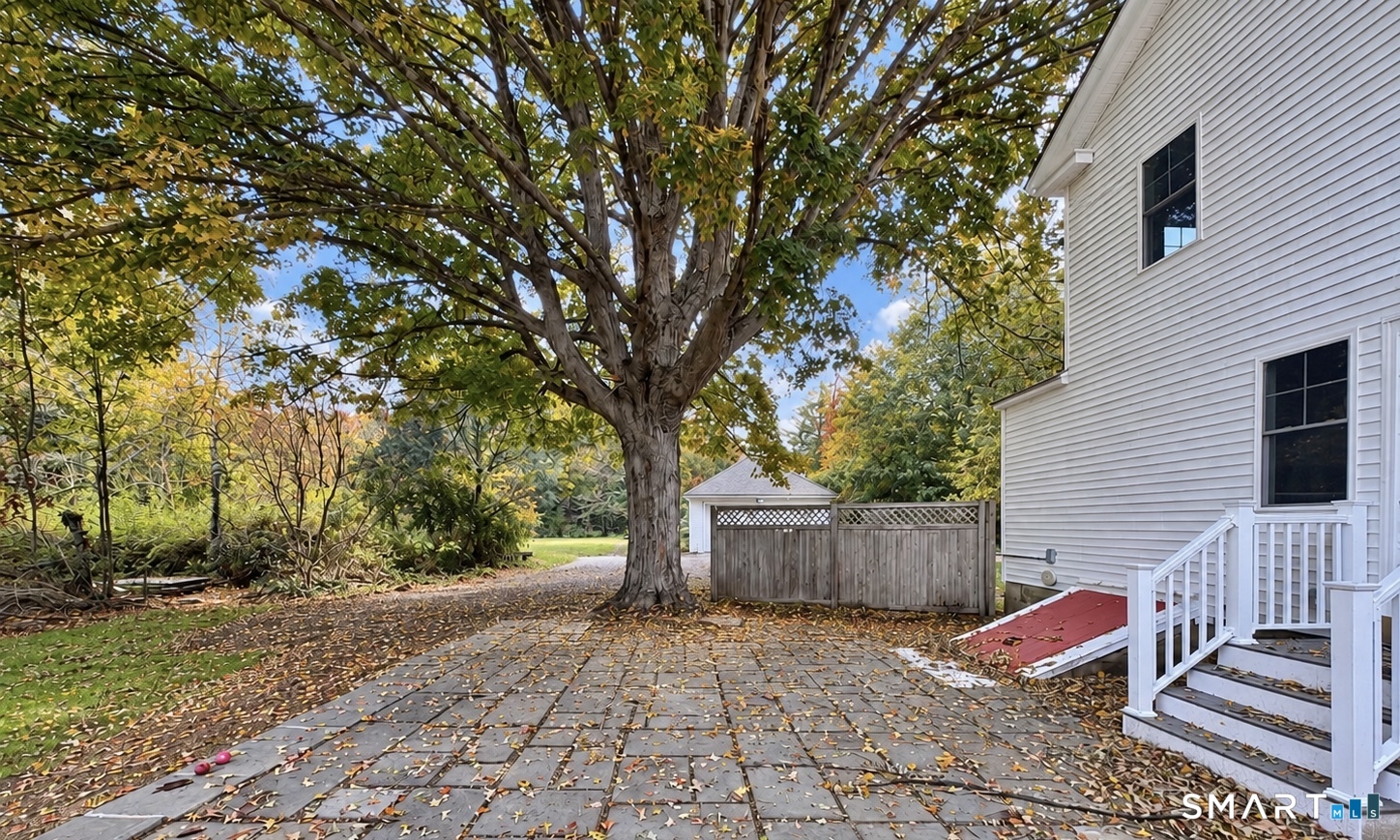 467 Quaker Farms Road photo 29
