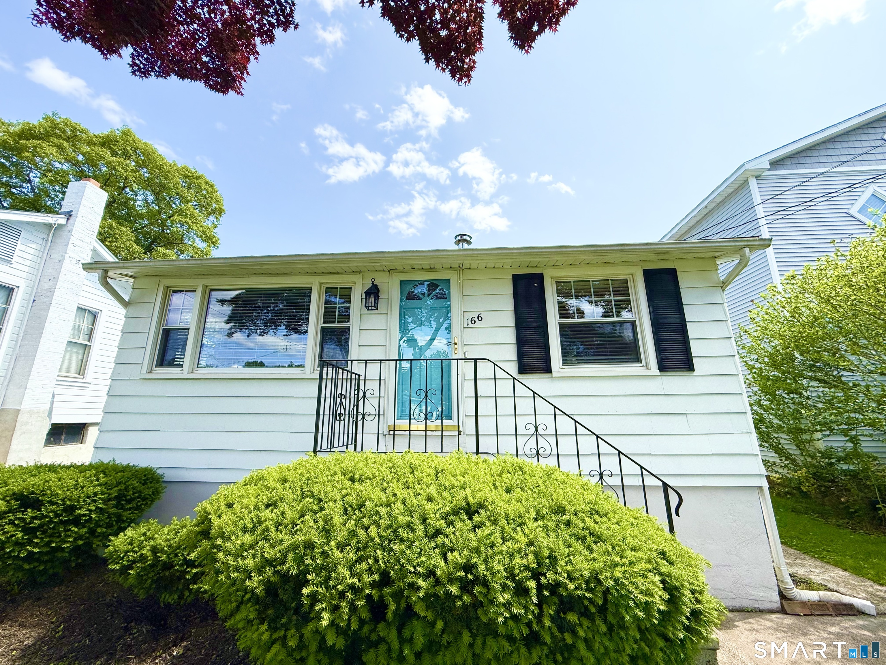 Photo 2 of Single family home for sale at 166 Cosey Beach Rd, East Haven, CT 06512 | MLS# 24212578 | Listing updated on 2026-10-08