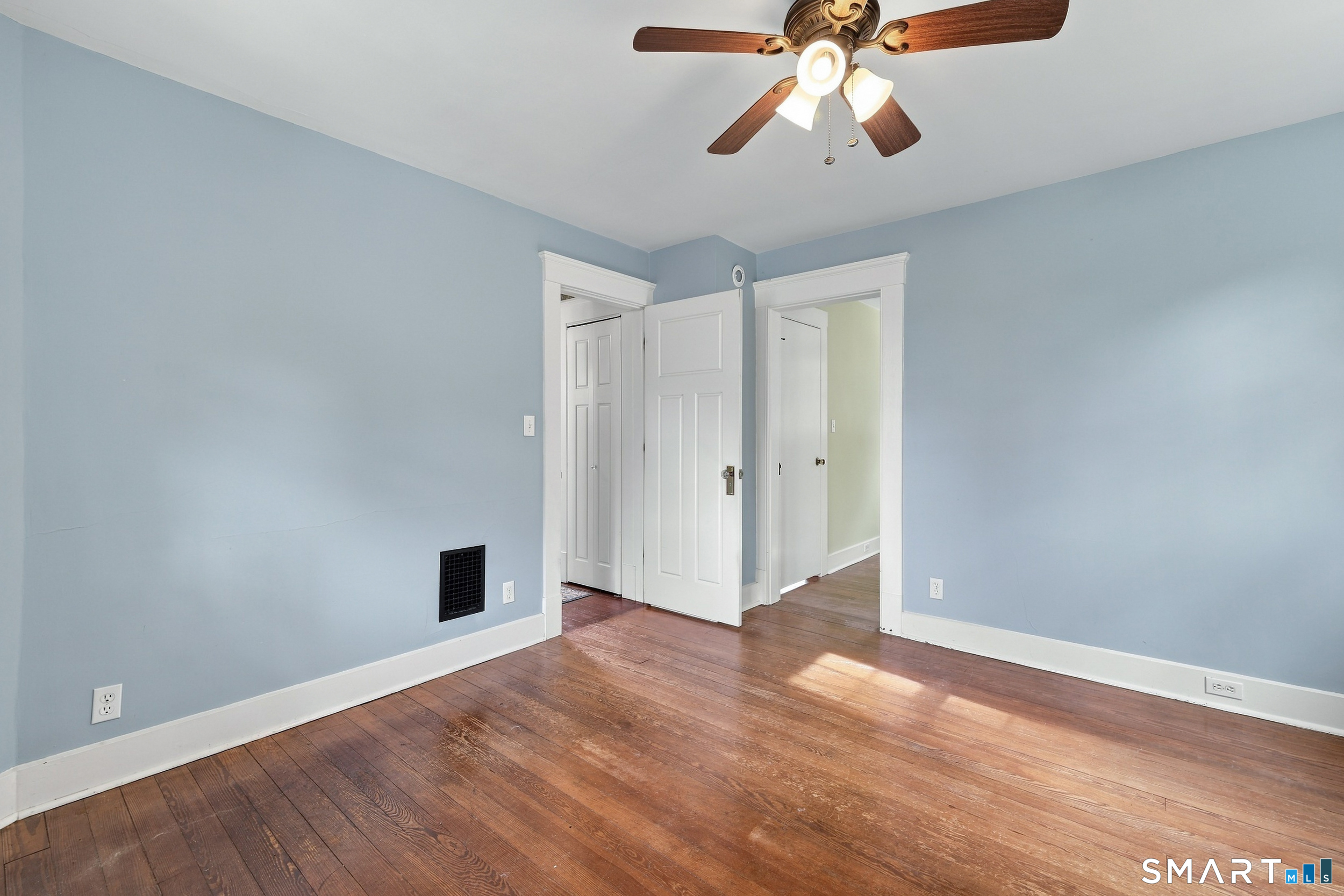 18 Coram Road photo 26