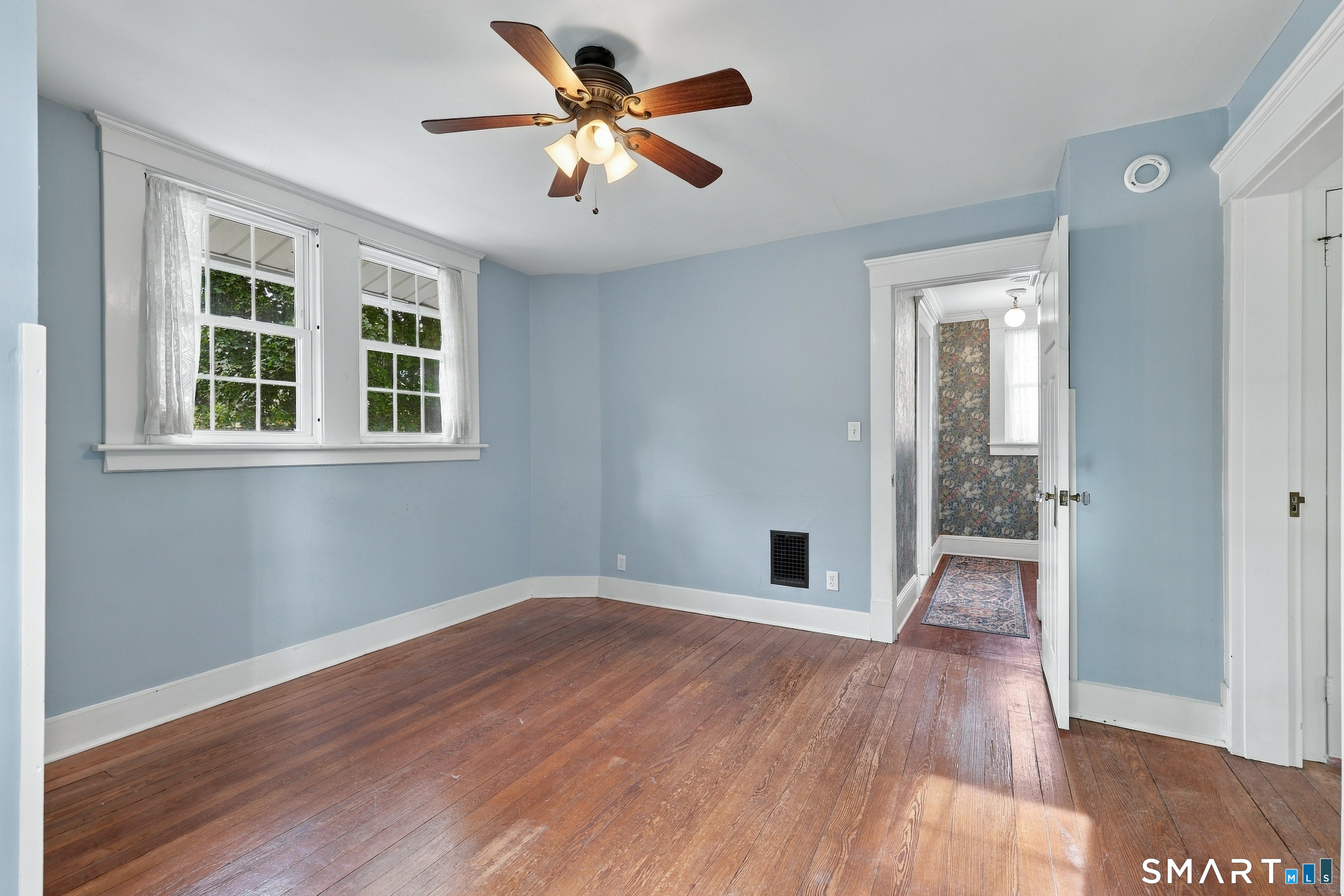 18 Coram Road photo 27