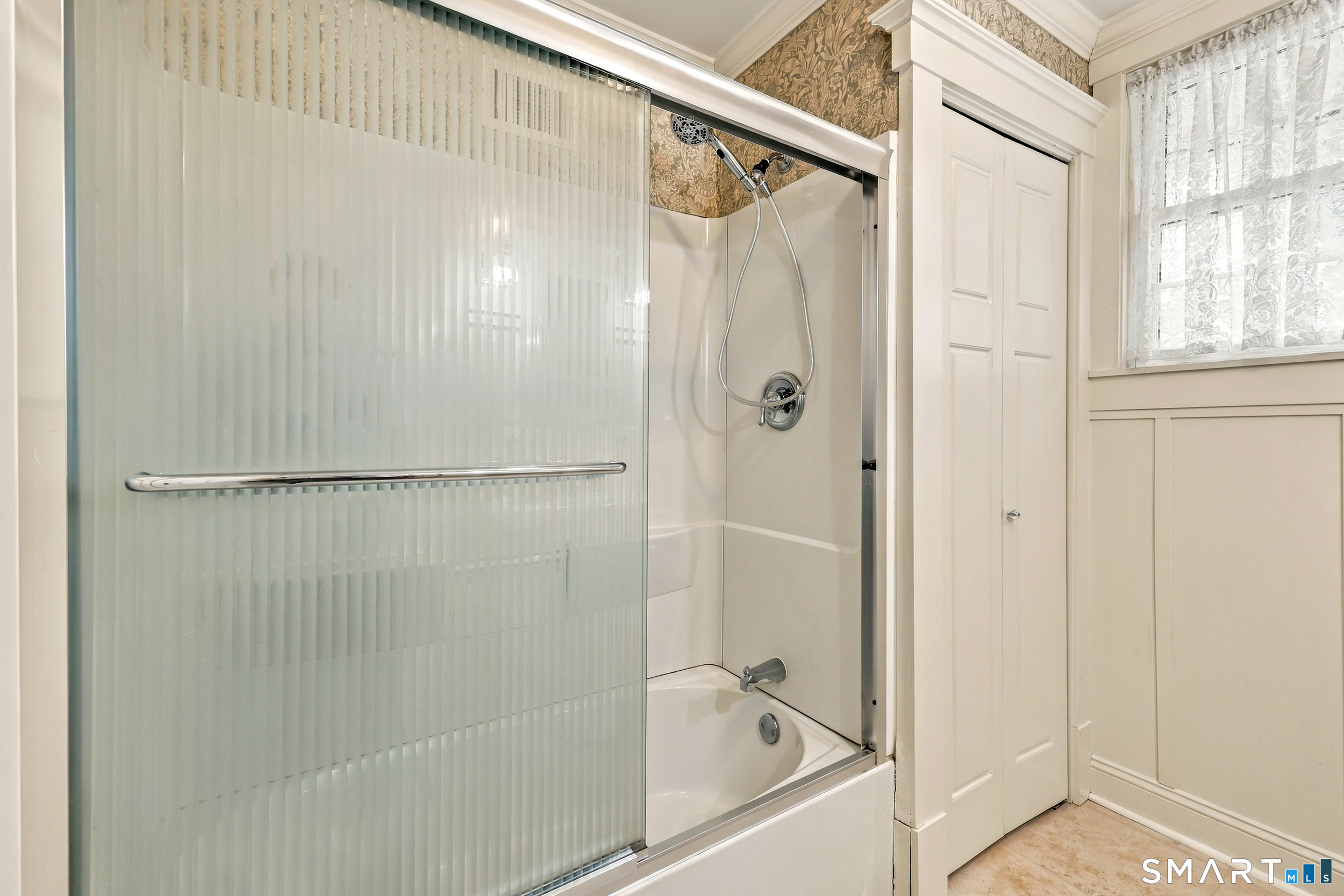 18 Coram Road photo 32