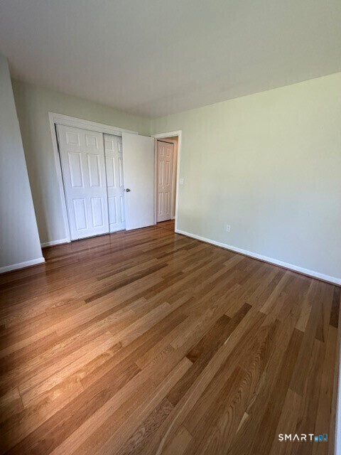 Foto 9 de Condominio en renta en 350 Grovers Avenue #1H, Bridgeport, CT — $2,300/mes