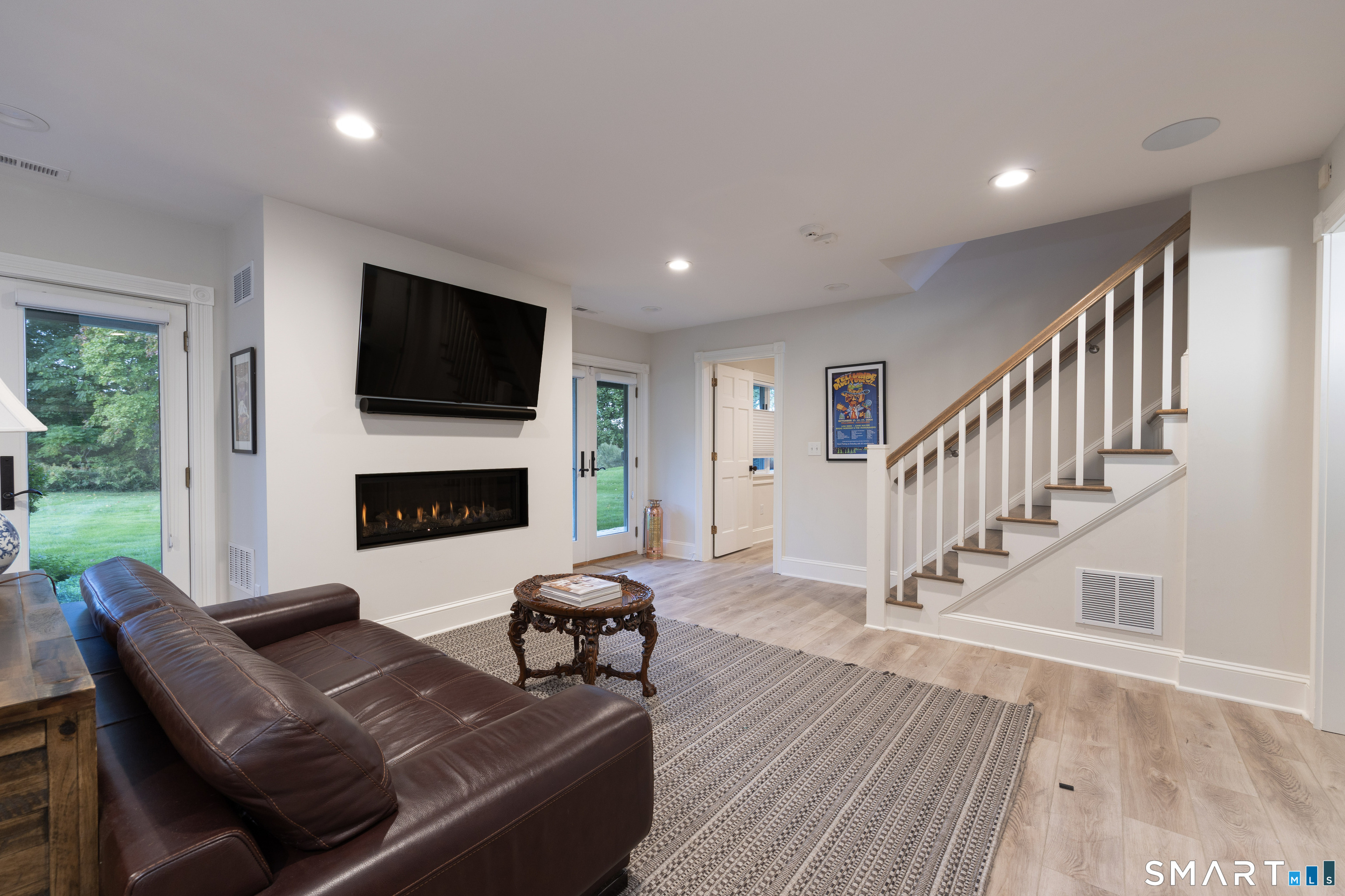 15 Linden Shores, #15, Pawson Park, Branford, CT 06405