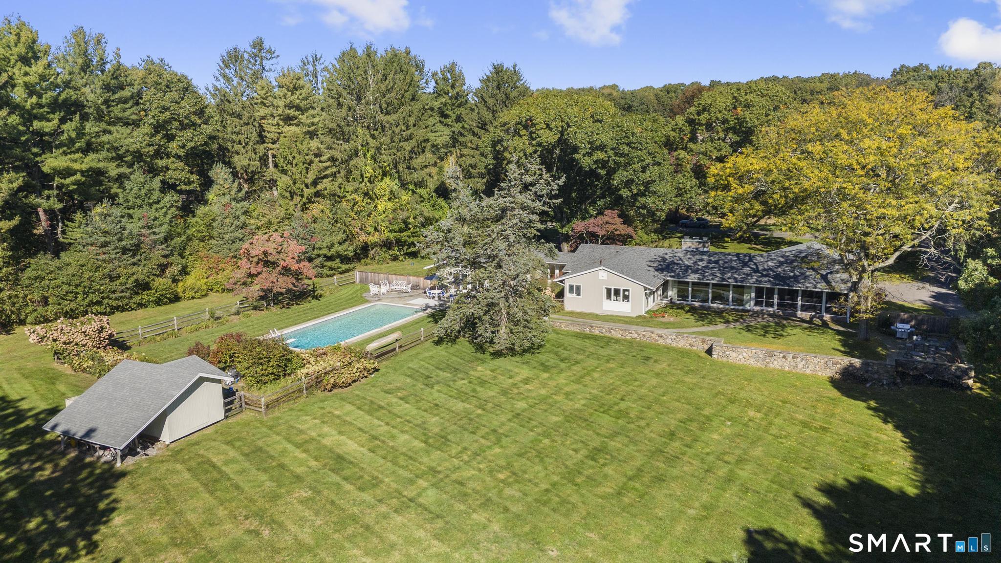 Photo 1 of Single family home for sale at 10 Fox Hl Rd, Woodbridge, CT 06525 | MLS# 24211444 | Listing updated on 2026-10-07