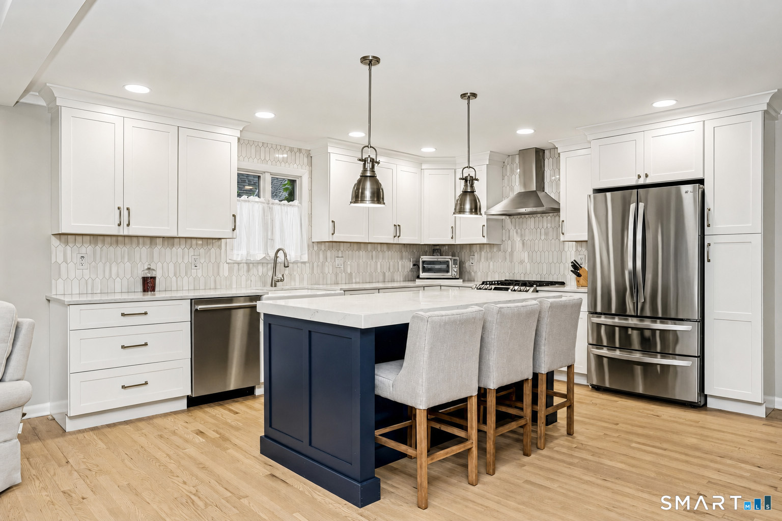 Photo 1 of Single family home for sale at 25 Westview Pl, Riverside, CT 06878 | MLS# 24212623 | Listing updated on 2026-10-07