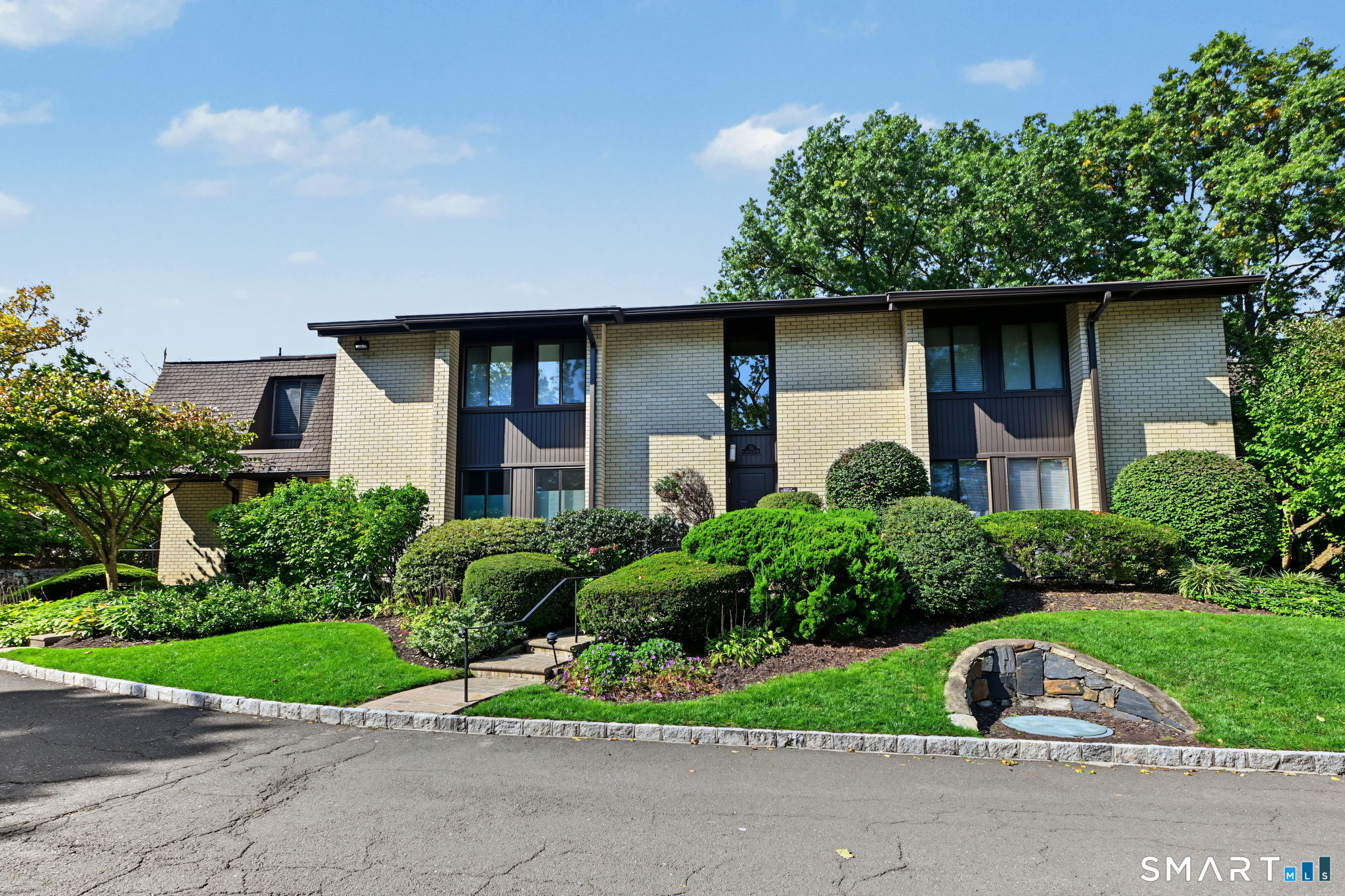 Photo 1 of Condo for sale at 75 Courtland Ave #51, Stamford, CT 06902 | MLS# 24212353 | Listing updated on 2026-10-07
