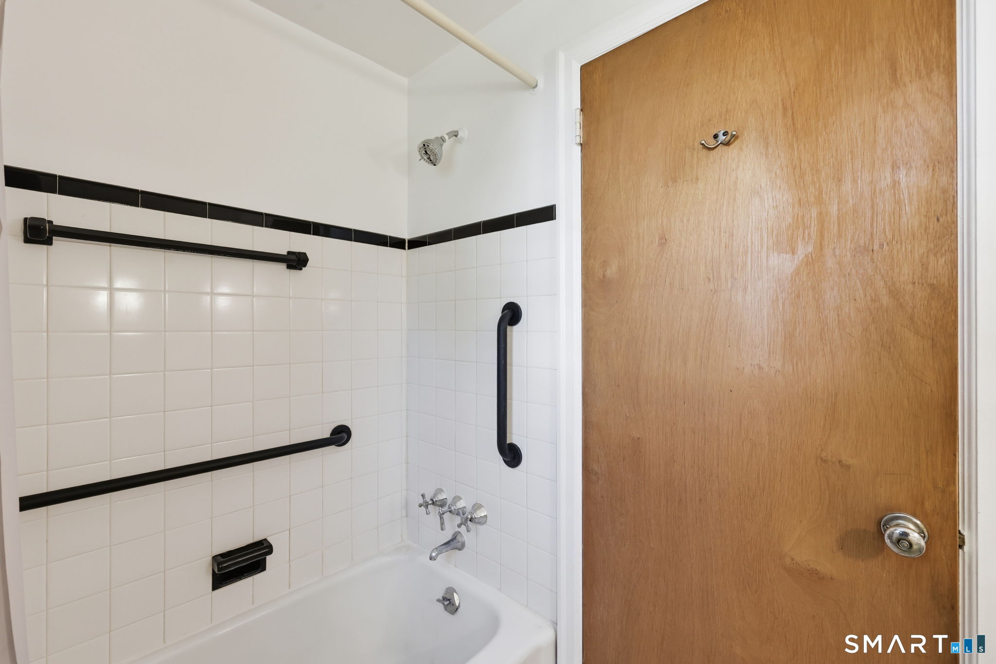131 Avery Street photo 24