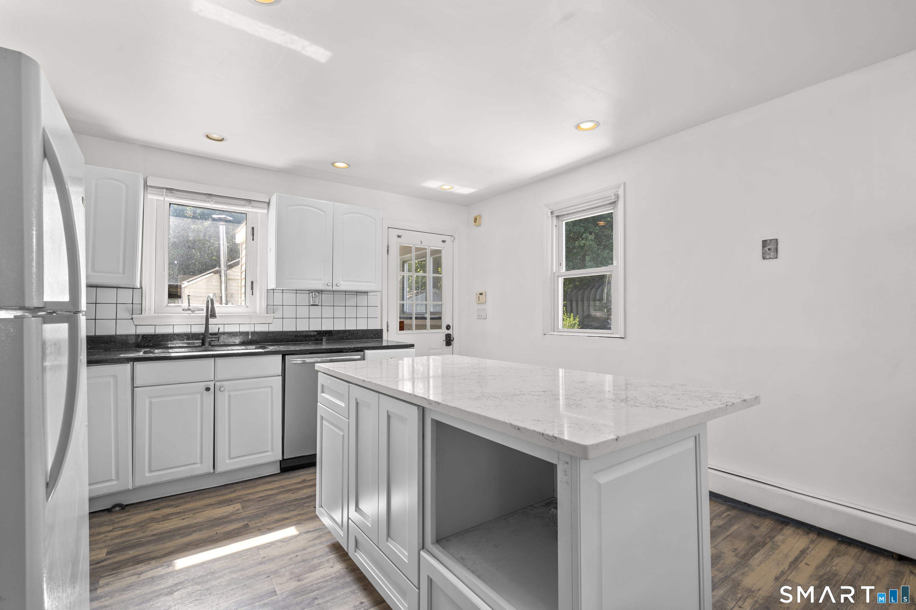 40 Hakim St photo 11
