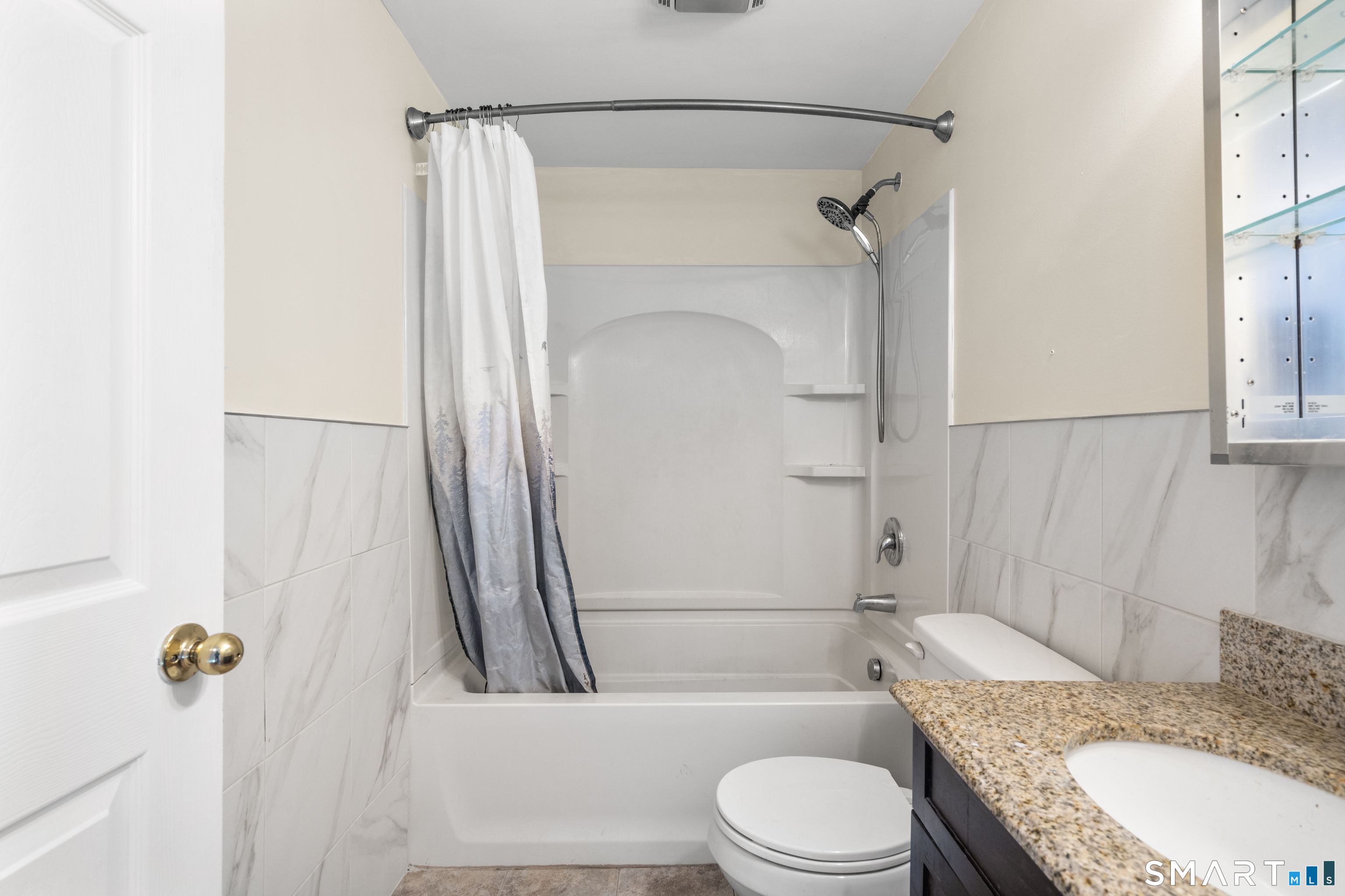 40 Hakim St photo 24