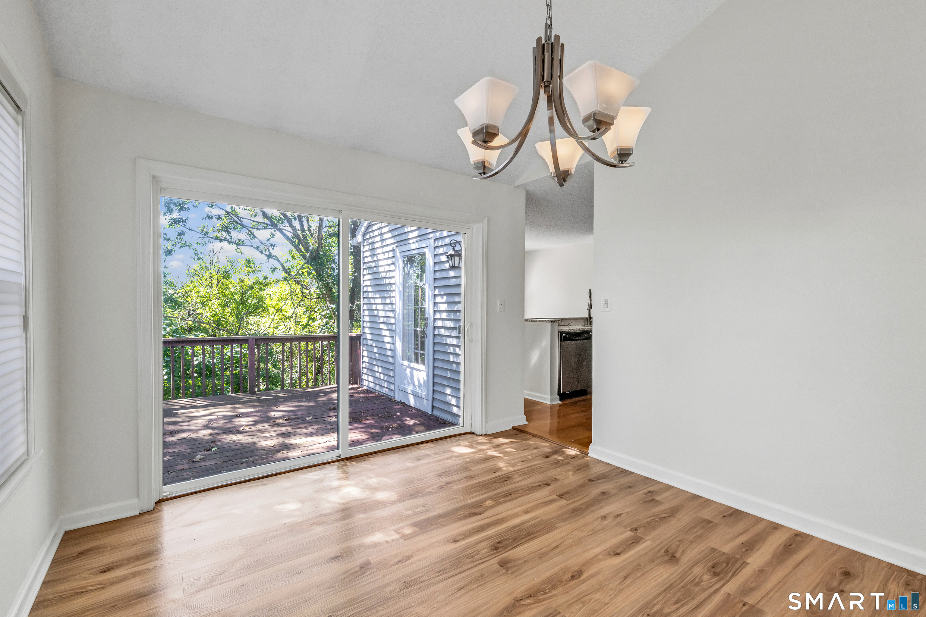 Foto 9 de Condominio en renta en 16 Rivendell Drive #16, Shelton, CT — $3,550/mes