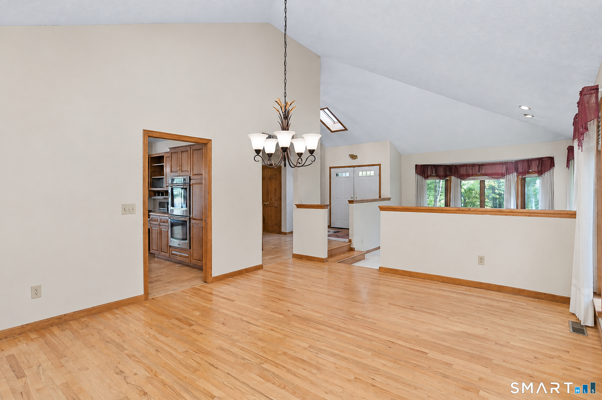 Foto 8 de Casa en renta en 5 Fawn Crest Drive, New Fairfield, CT — $5,500/mes