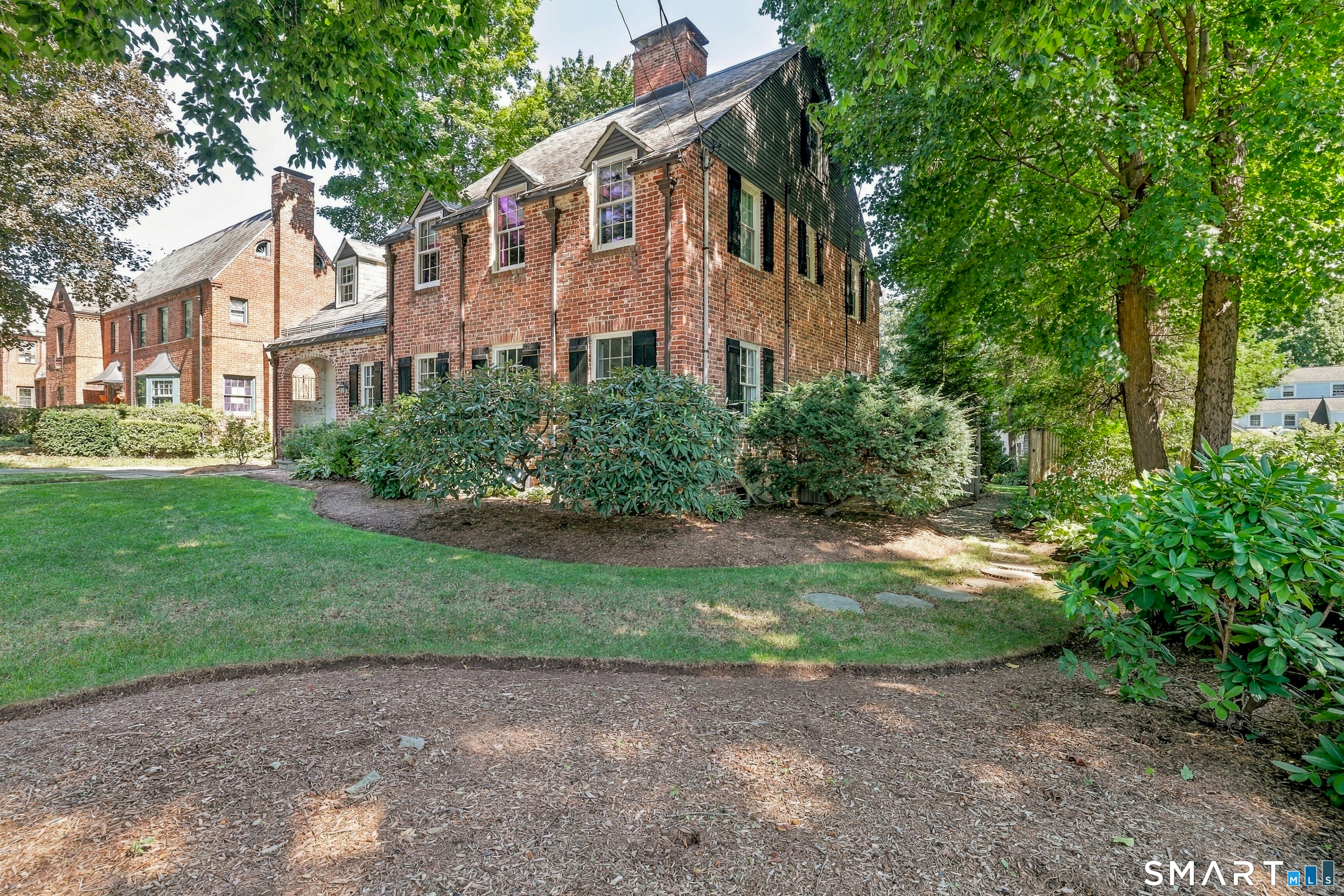 Photo 2 of Single family home for sale at 280 Steele Rd, West Hartford, CT 06117 | MLS# 24209322 | Listing updated on 2026-10-09