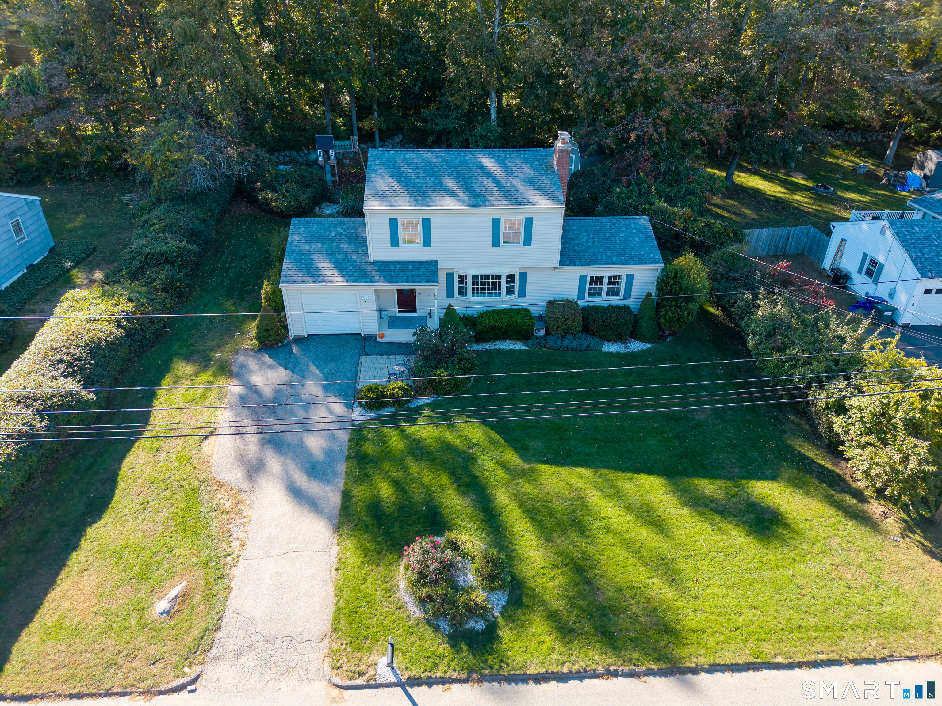 23 Oakwood Drive, Gales Ferry, Ledyard, CT 06335