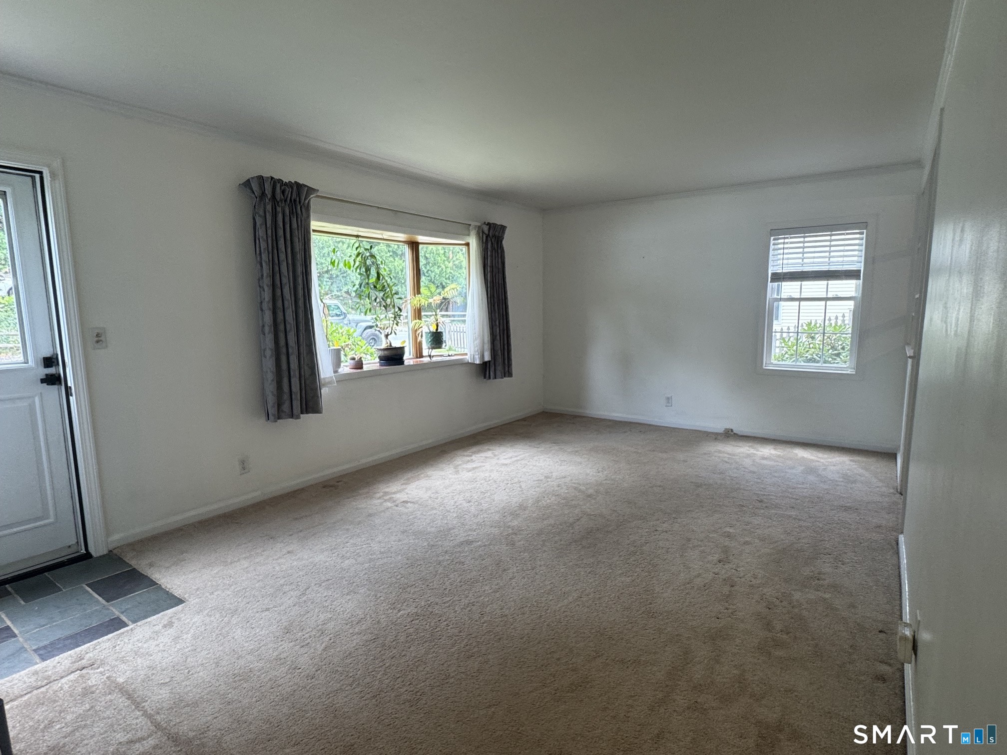 Foto 8 de Casa en renta en 5 Bethpage Drive, Bethel, CT — $3,400/mes