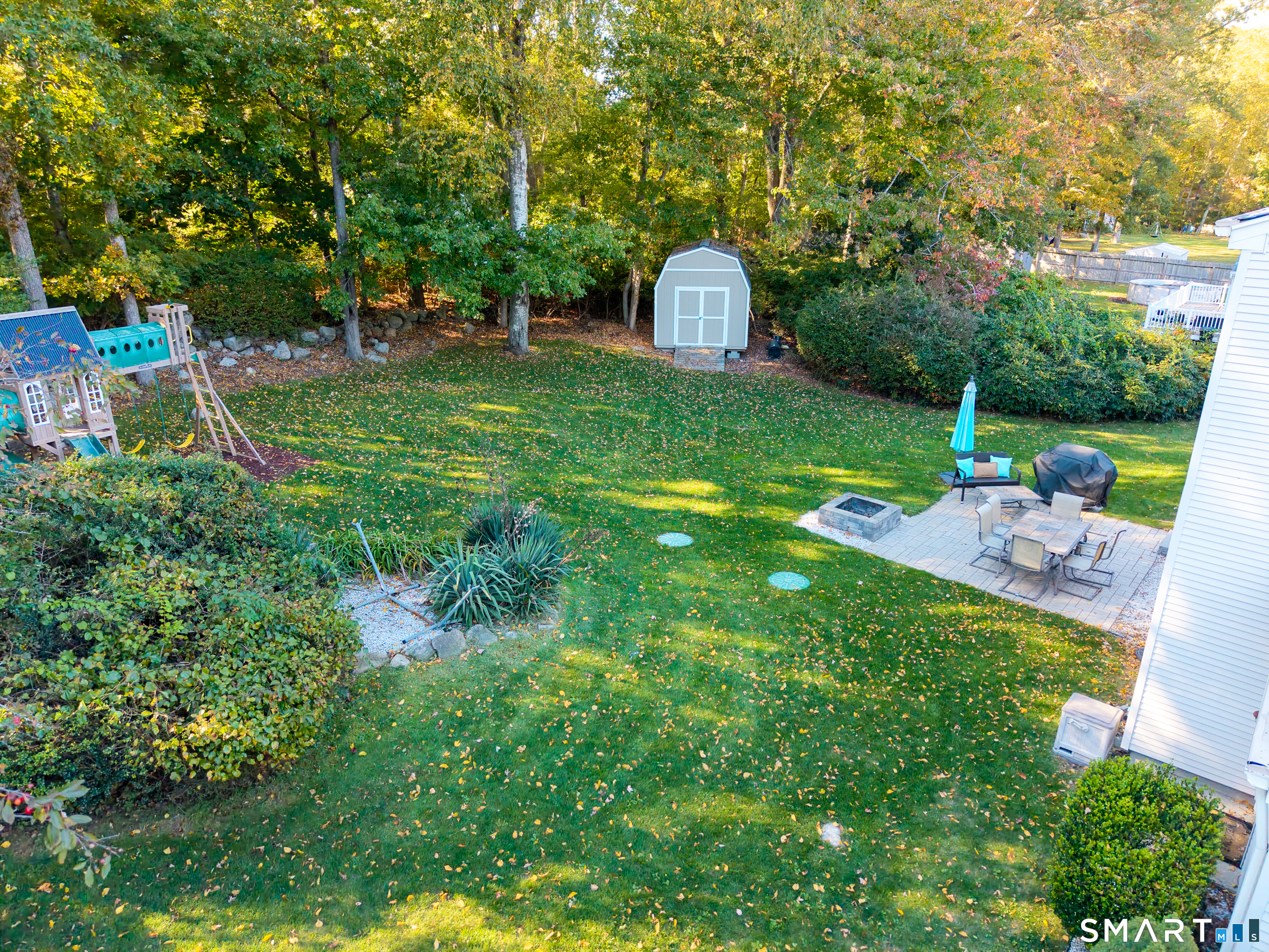 23 Oakwood Drive, Gales Ferry, Ledyard, CT 06335