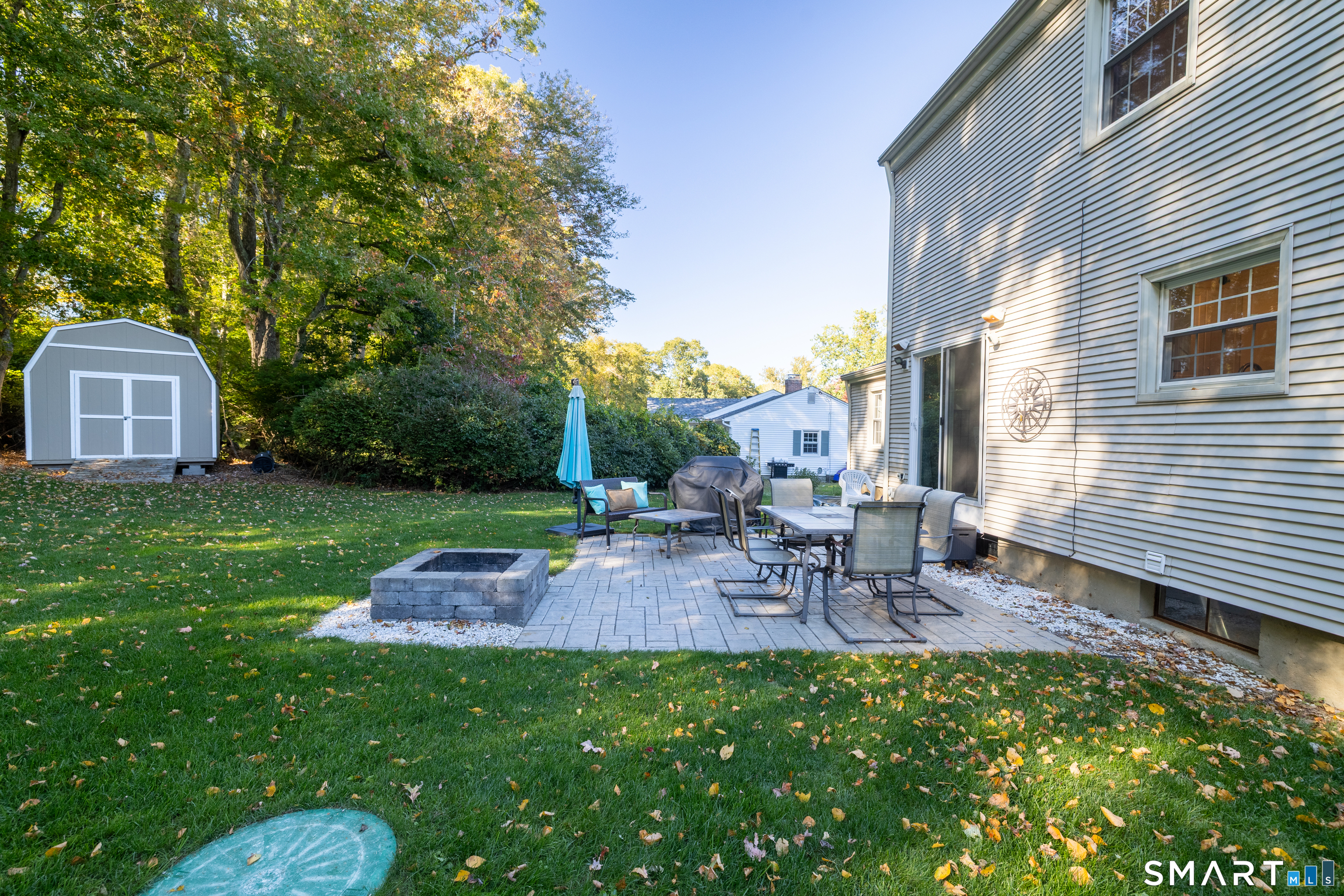 23 Oakwood Drive, Gales Ferry, Ledyard, CT 06335