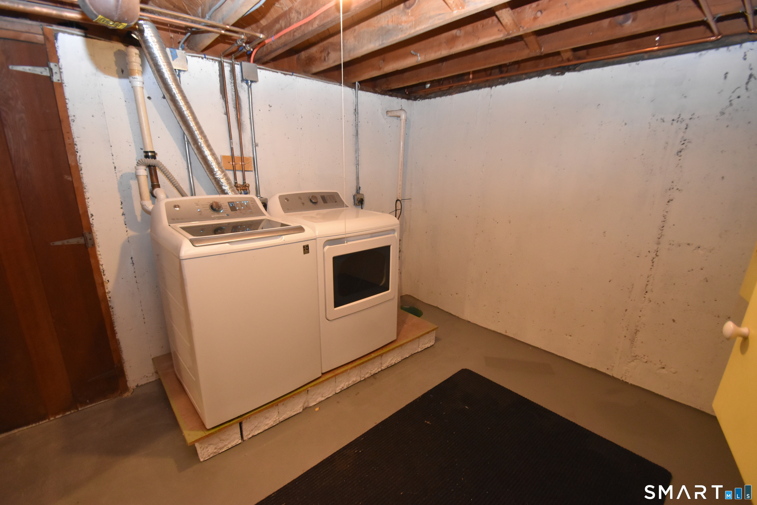 62 Buttonball Lane photo 35