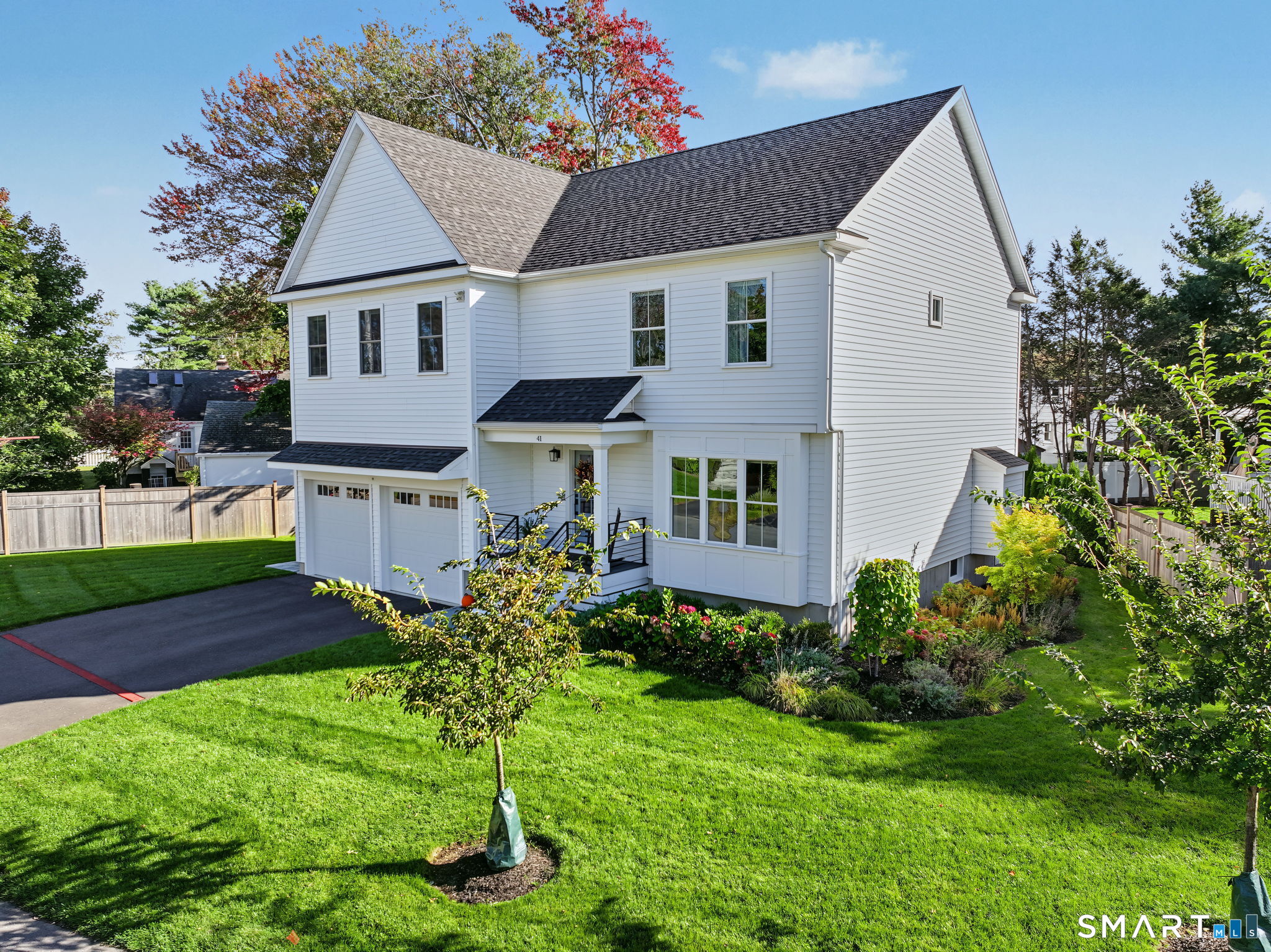Photo 2 of Single family home for sale at 41 Reynolds Dr, Fairfield, CT 06824 | MLS# 24212212 | Listing updated on 2026-10-08