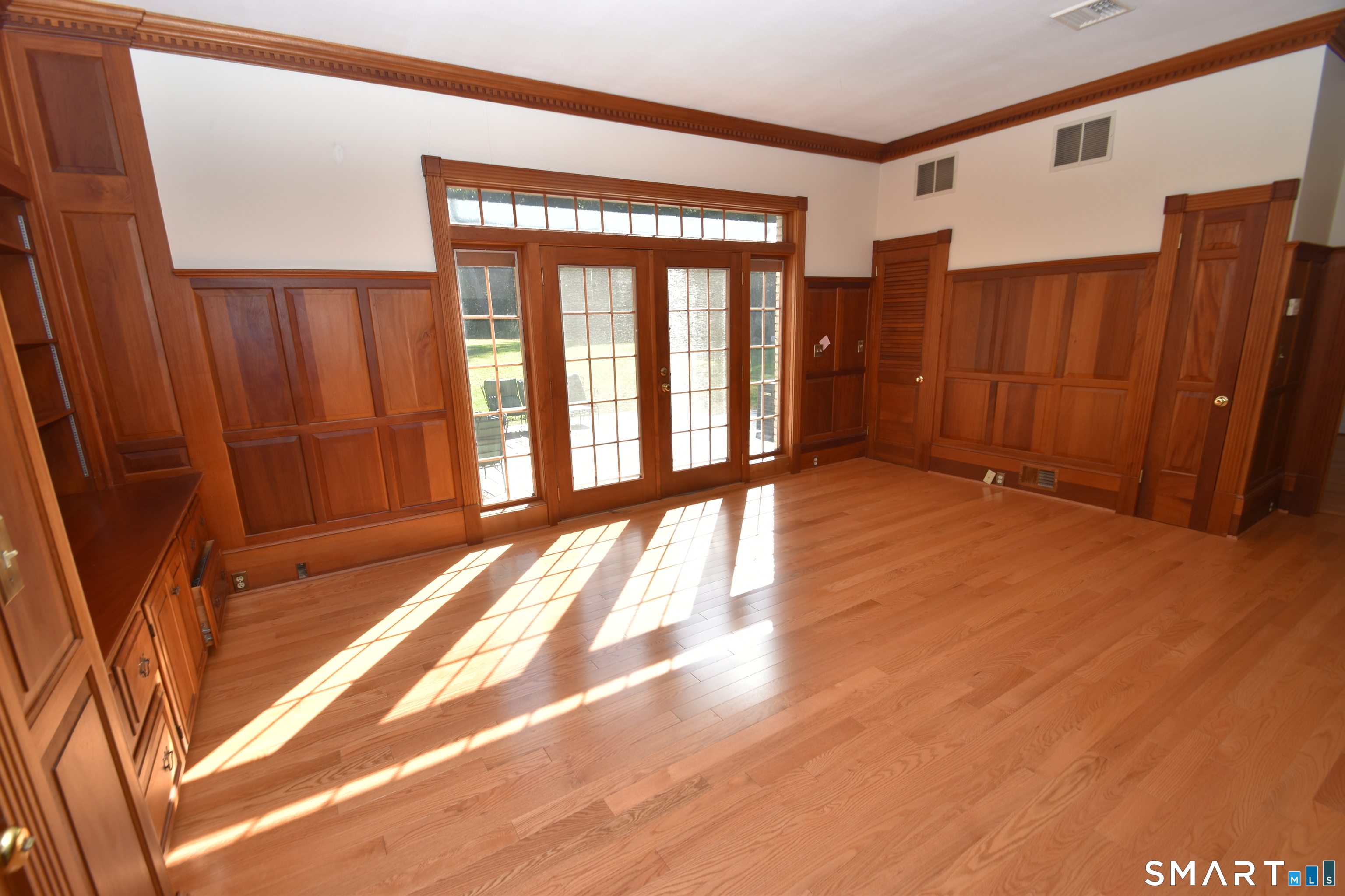 62 Buttonball Lane photo 23