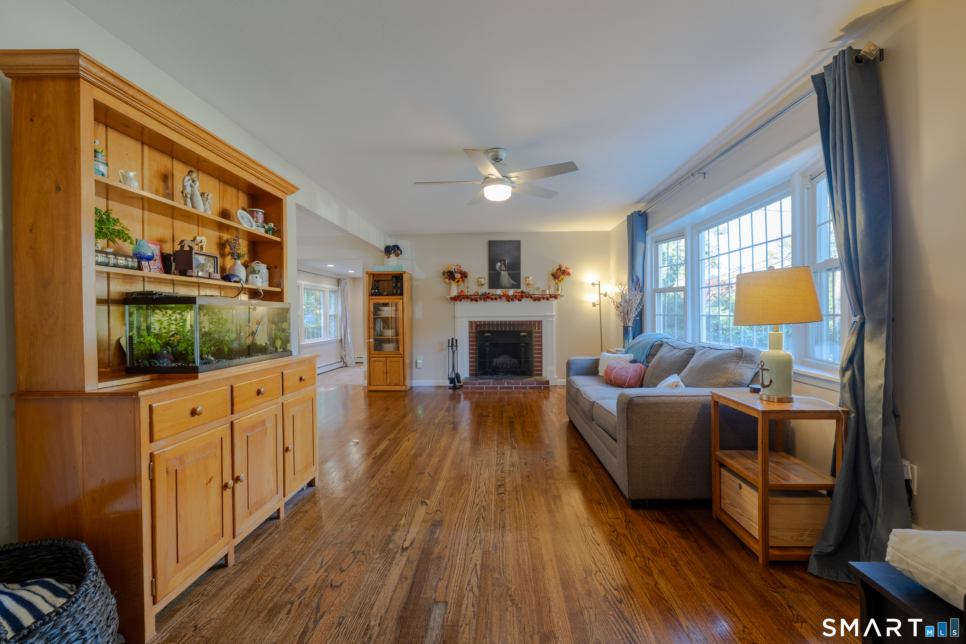 23 Oakwood Drive, Gales Ferry, Ledyard, CT 06335