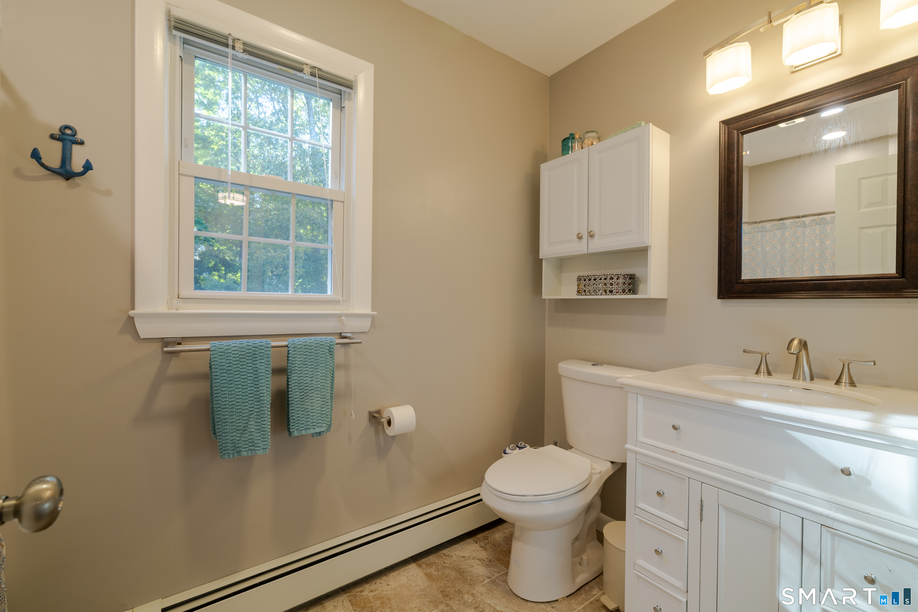 23 Oakwood Drive, Gales Ferry, Ledyard, CT 06335